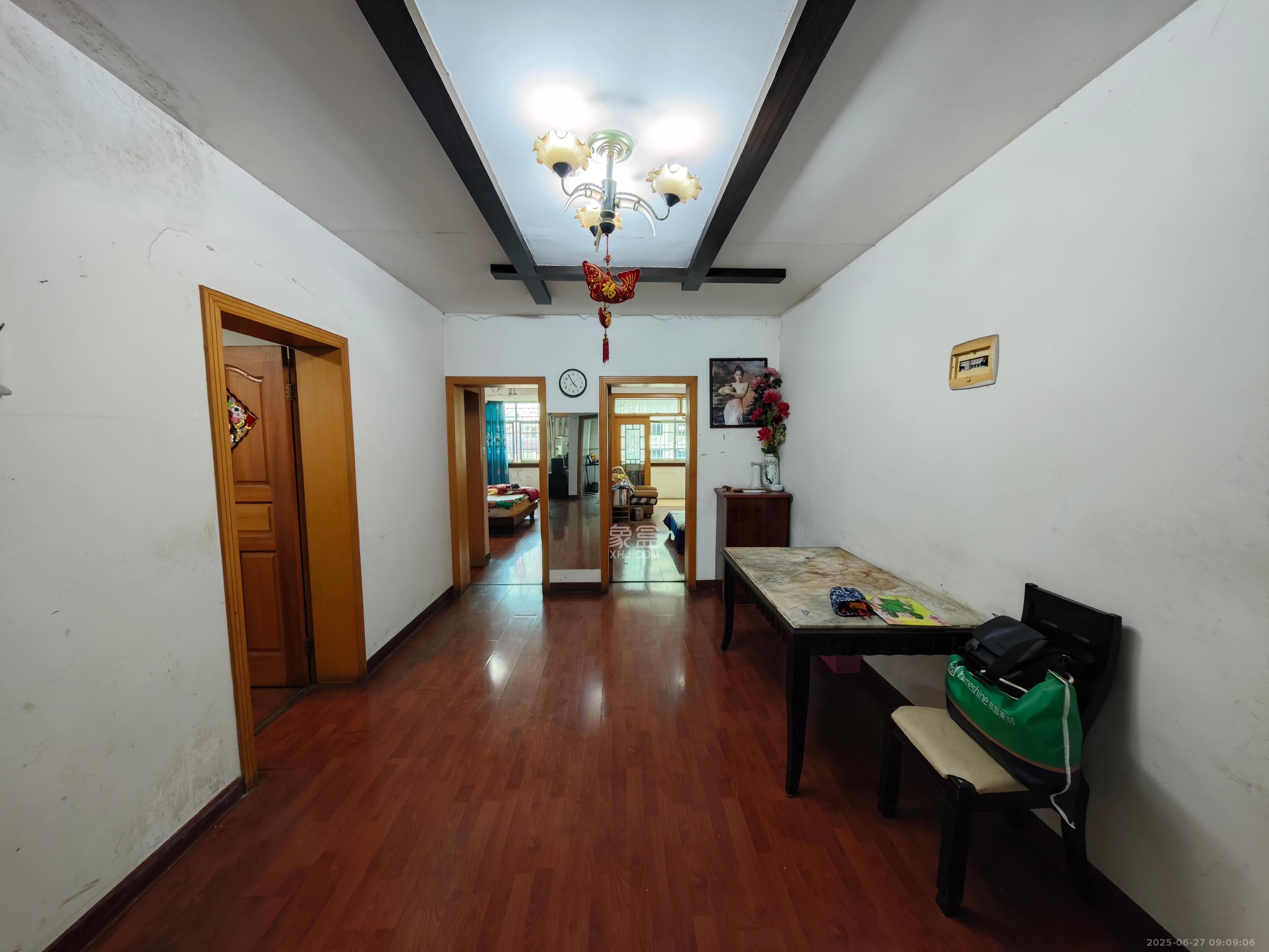 百善台小区  3室2厅2卫    1800.0元/月室内图