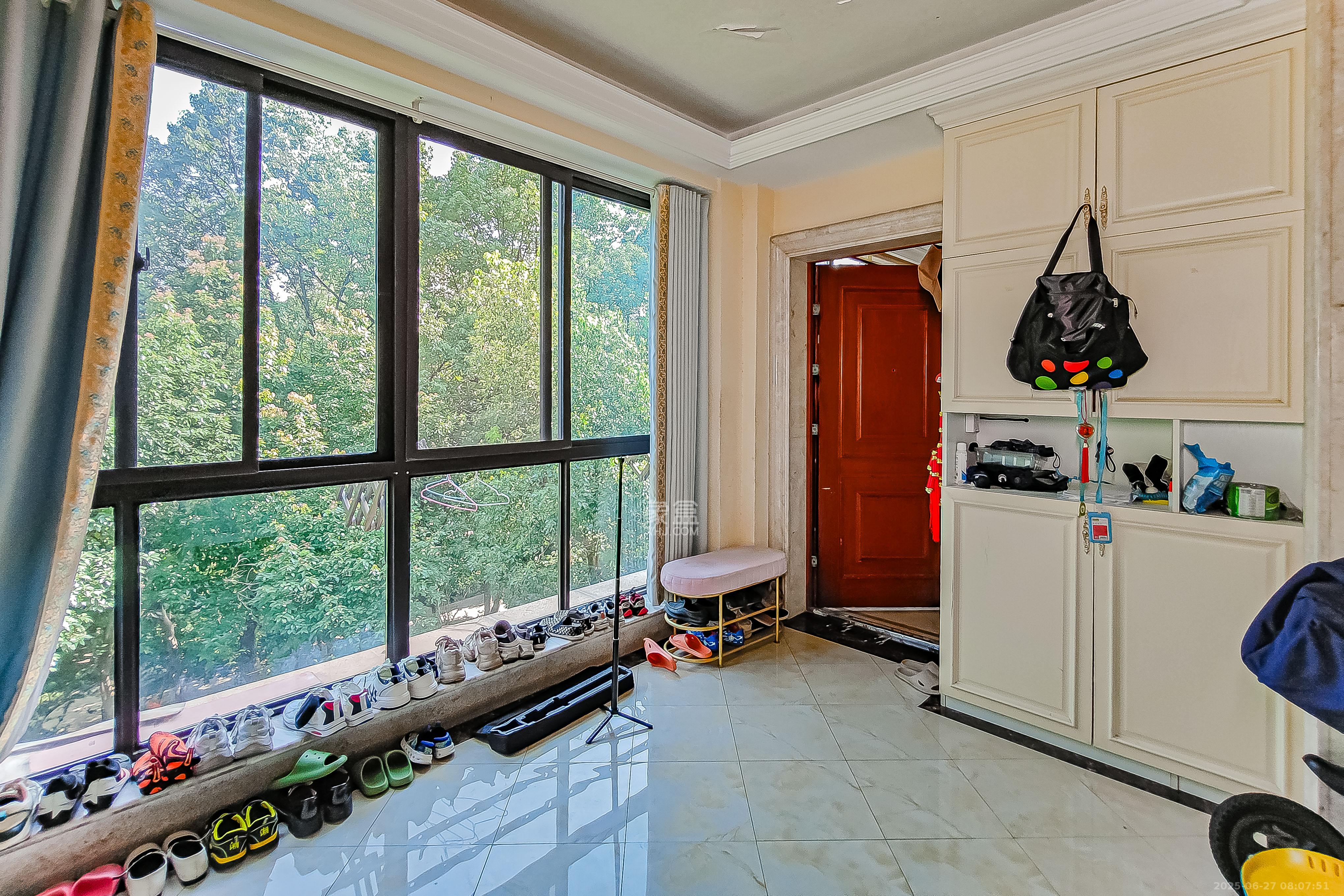 星湖湾一期洋房  4室2厅2卫    157.8万其他