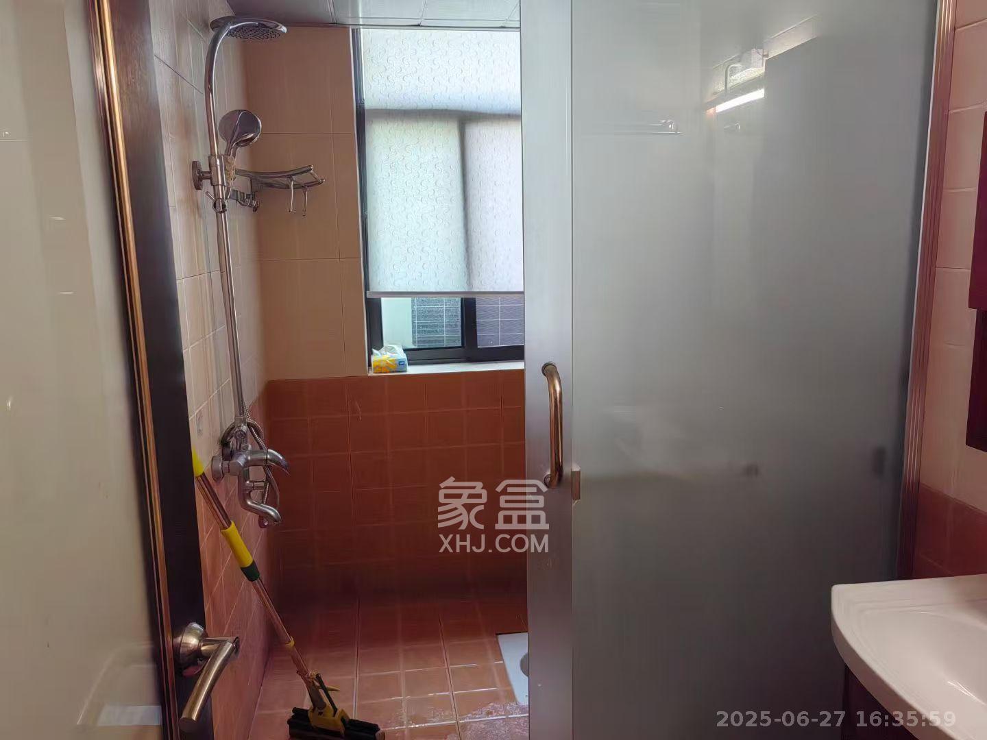 恒基凯旋门一二期  3室2厅1卫    2500.0元/月室内图