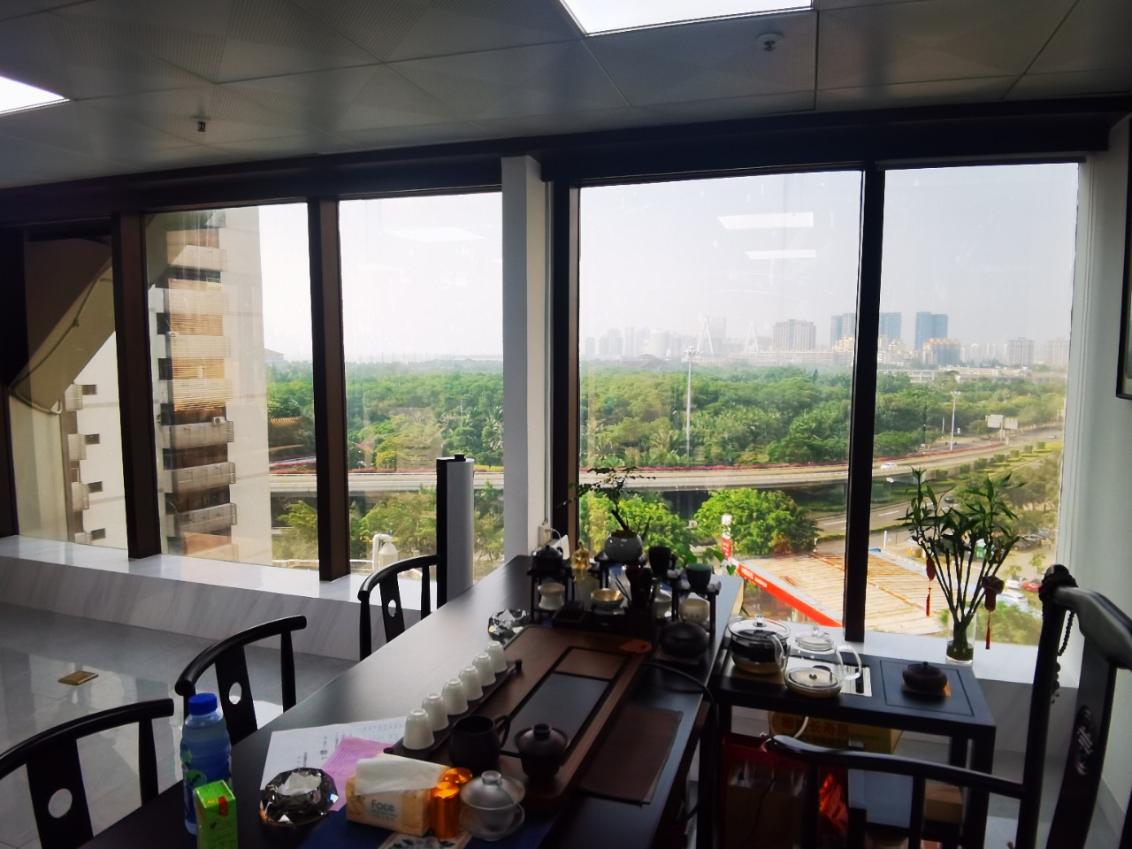 海景湾大厦 8室2厅1卫 16800.0元/月 海景湾大厦 8室2厅1卫 16800.0元/月室内图