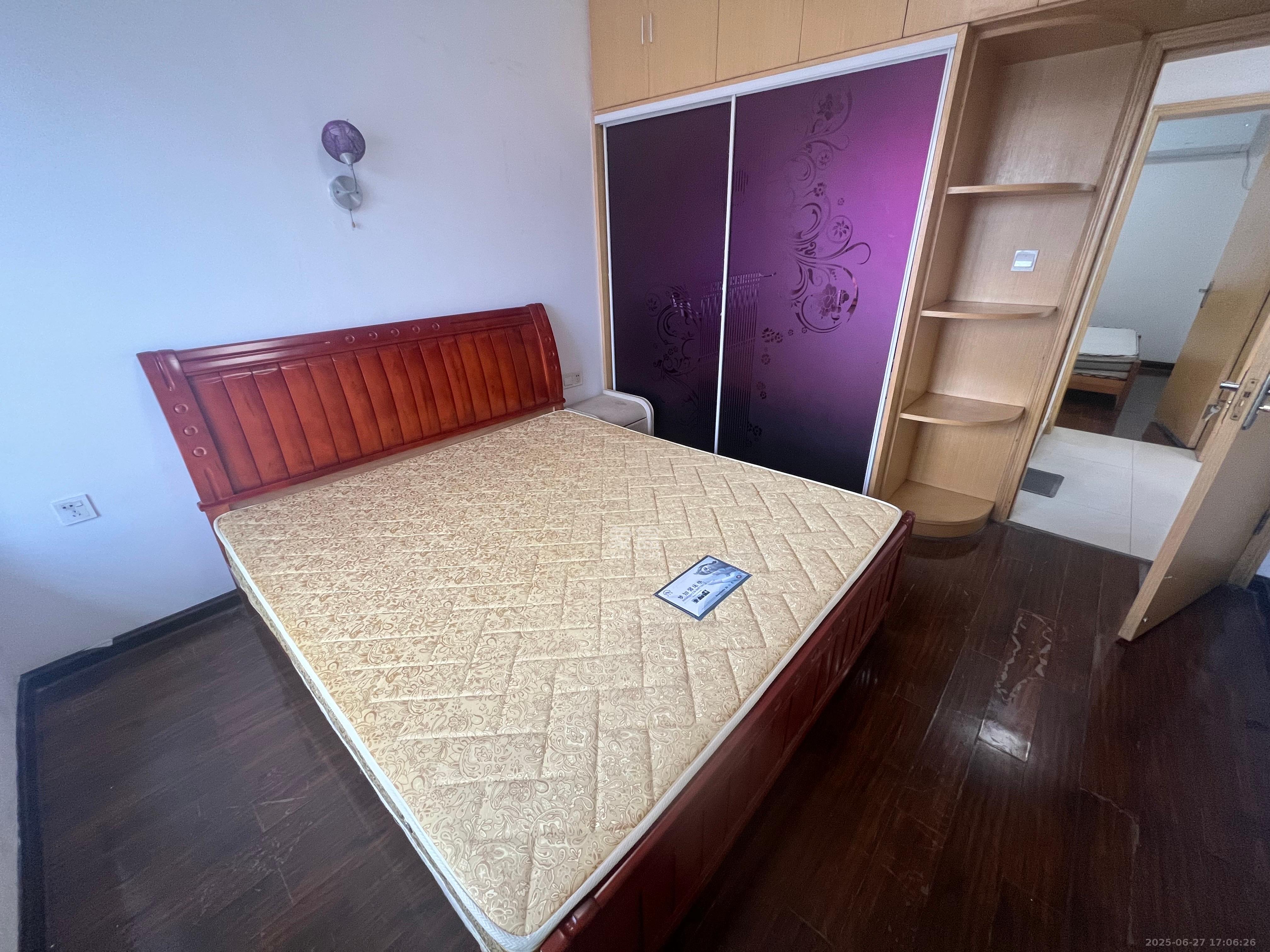 保利麓谷林语B区  3室2厅1卫    2300.0元/月室内图