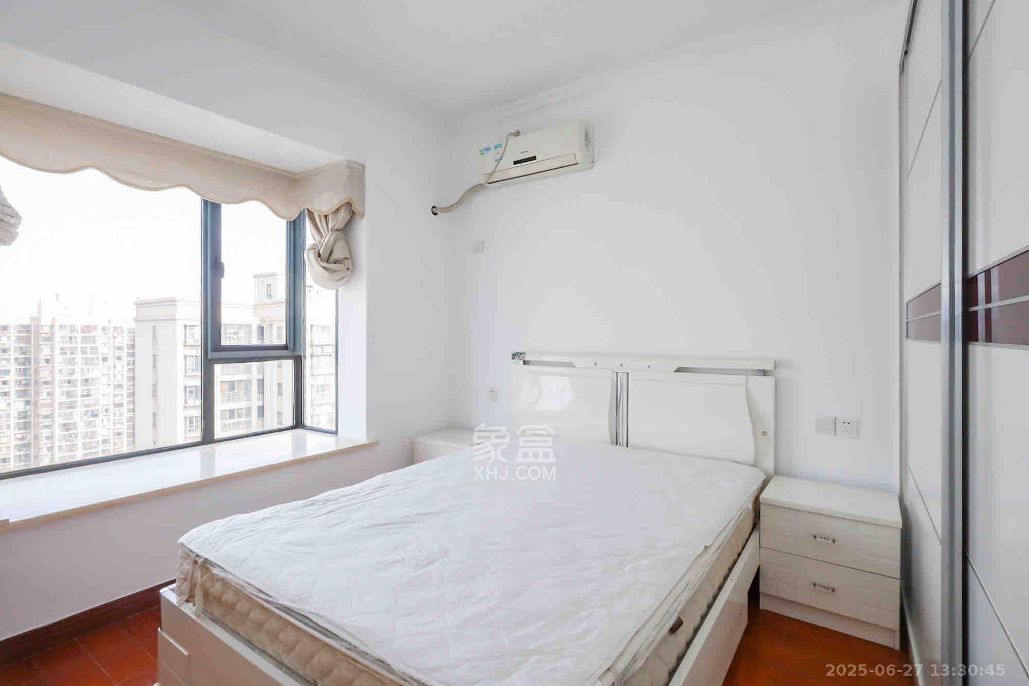 钰龙天下一期  4室2厅2卫    5500.0元/月 钰龙天下一期  4室2厅2卫    5500.0元/月室内图