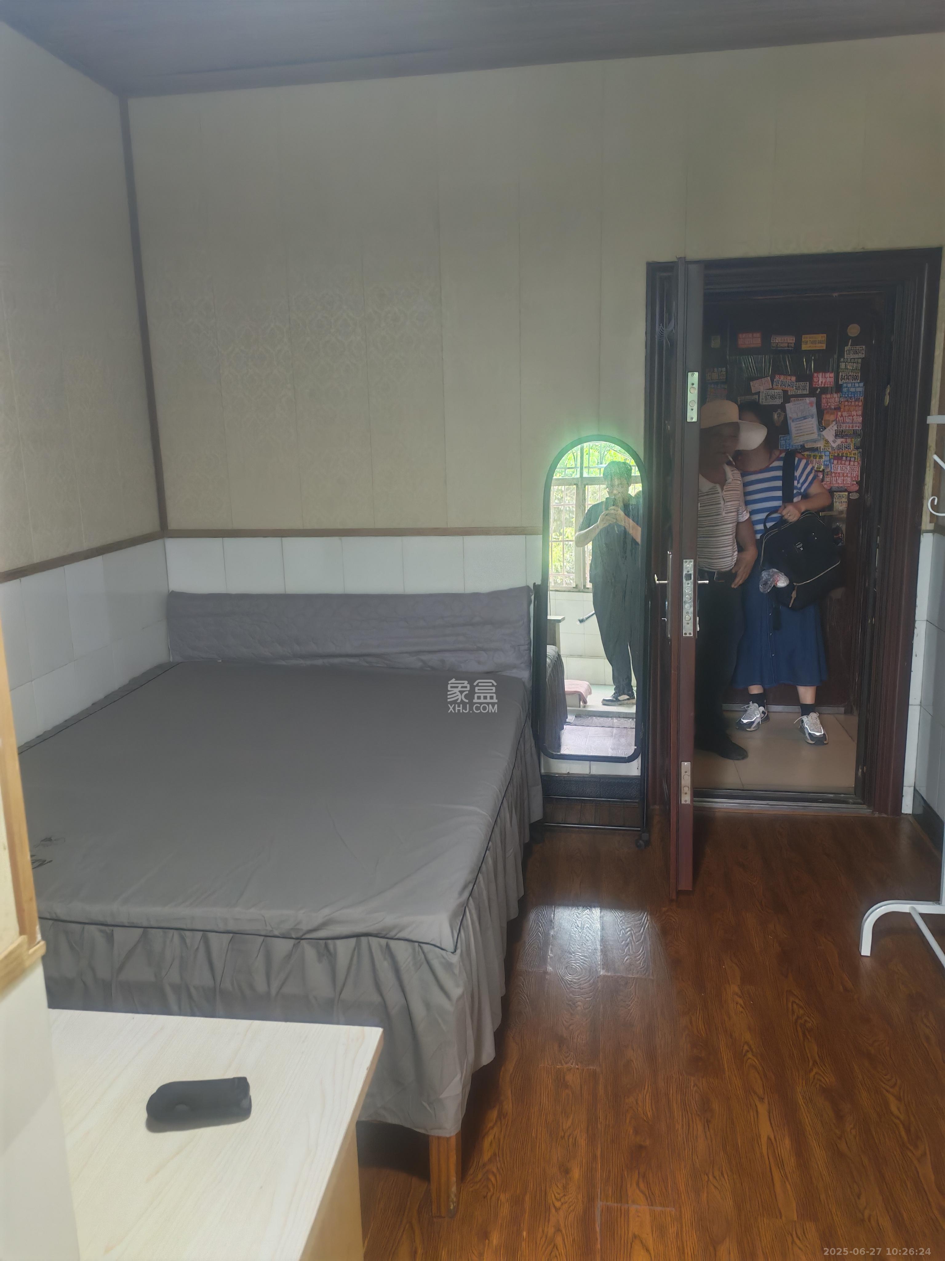 扬帆小区 1室1厅1卫 1100.0元/月 扬帆小区 1室1厅1卫 1100.0元/月室内图