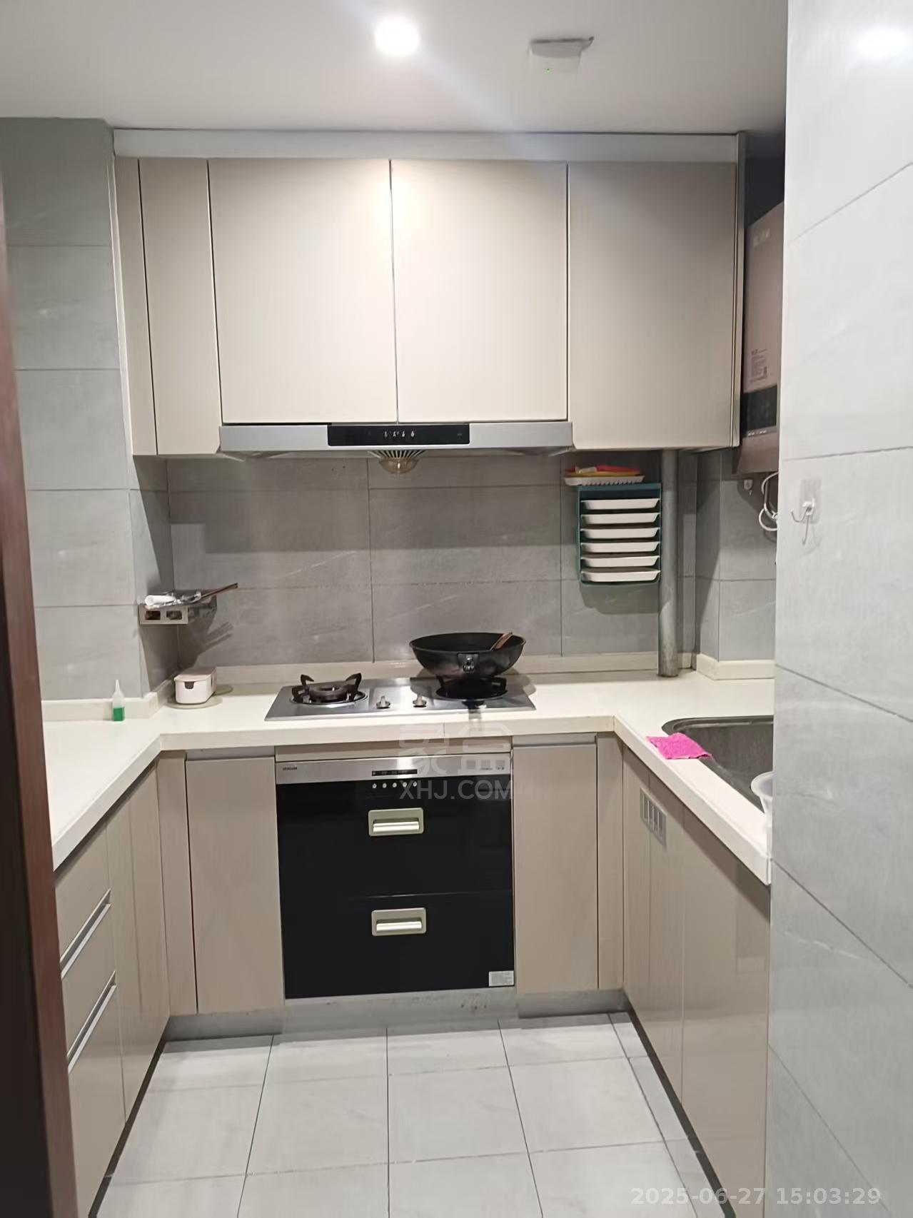 城际空间站 3室2厅2卫 1800.0元/月 城际空间站 3室2厅2卫 1800.0元/月室内图