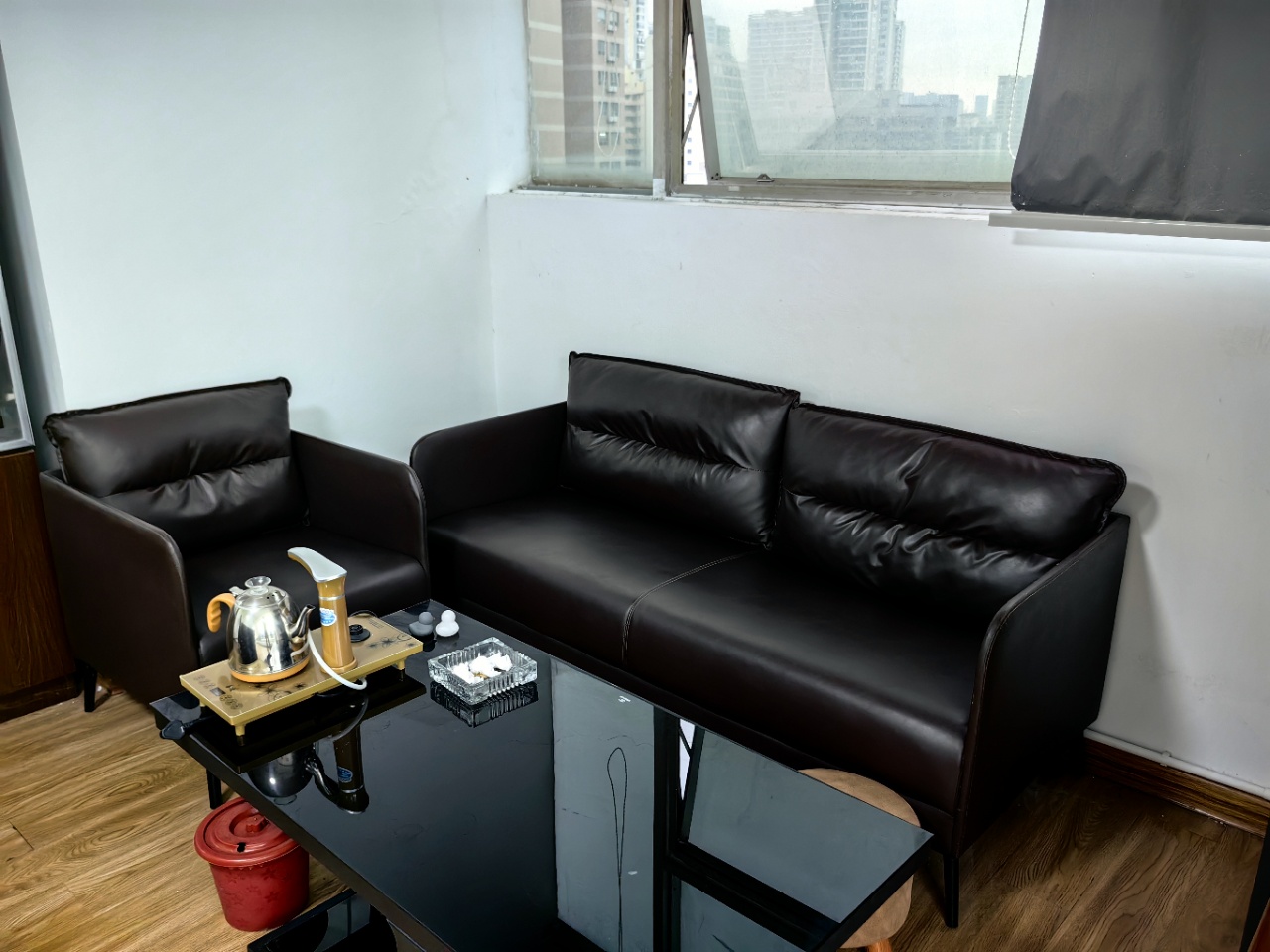 海涯大厦 2室2厅0卫 3900.0元/月 海涯大厦 2室2厅0卫 3900.0元/月室内图