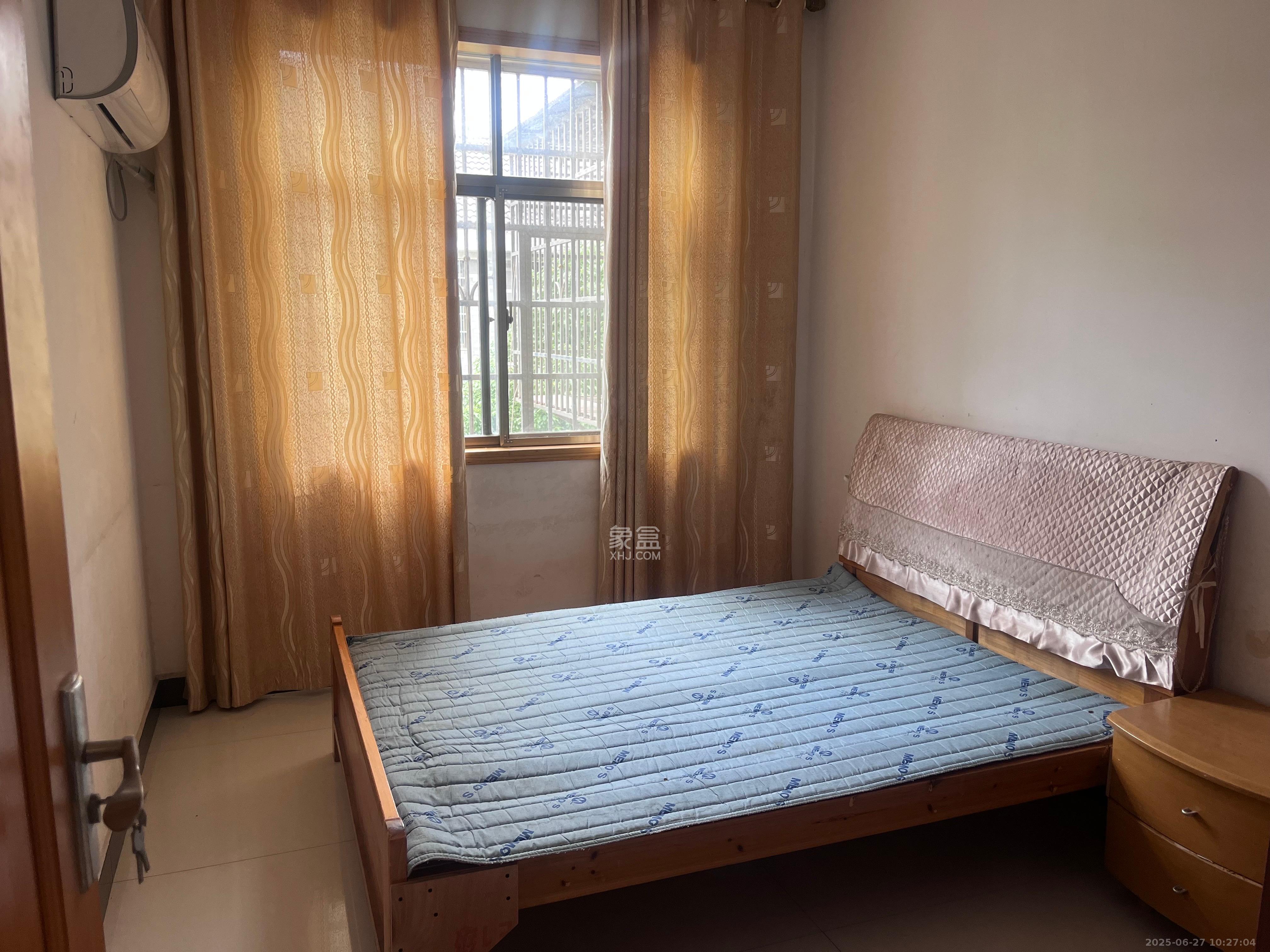 岳鞍阁小区  3室2厅1卫    1600.0元/月 岳鞍阁小区  3室2厅1卫    1600.0元/月室内图