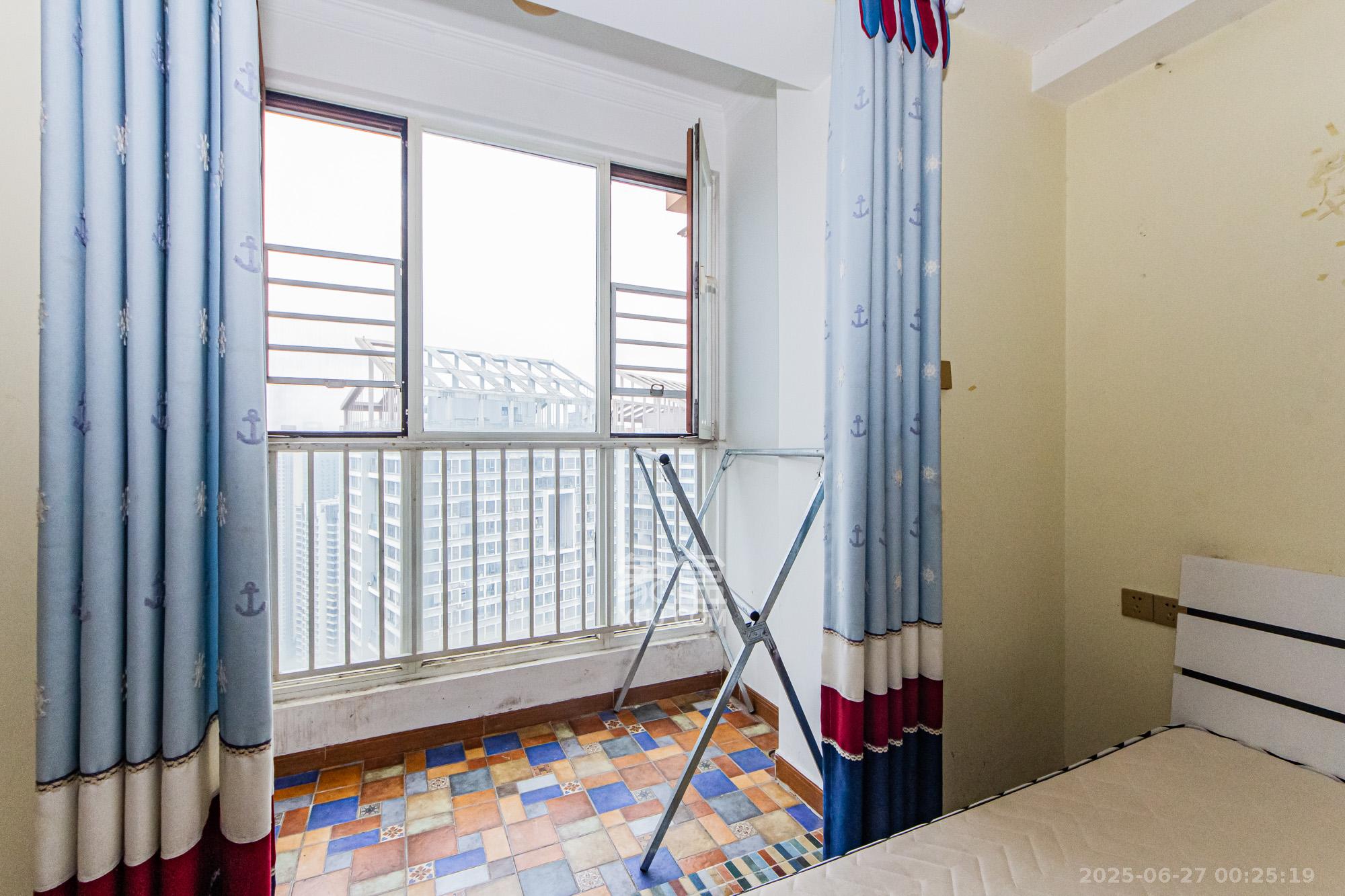 北辰三角洲E4区 1室1厅1卫 42.0万 北辰三角洲E4区 1室1厅1卫 42.0万阳台