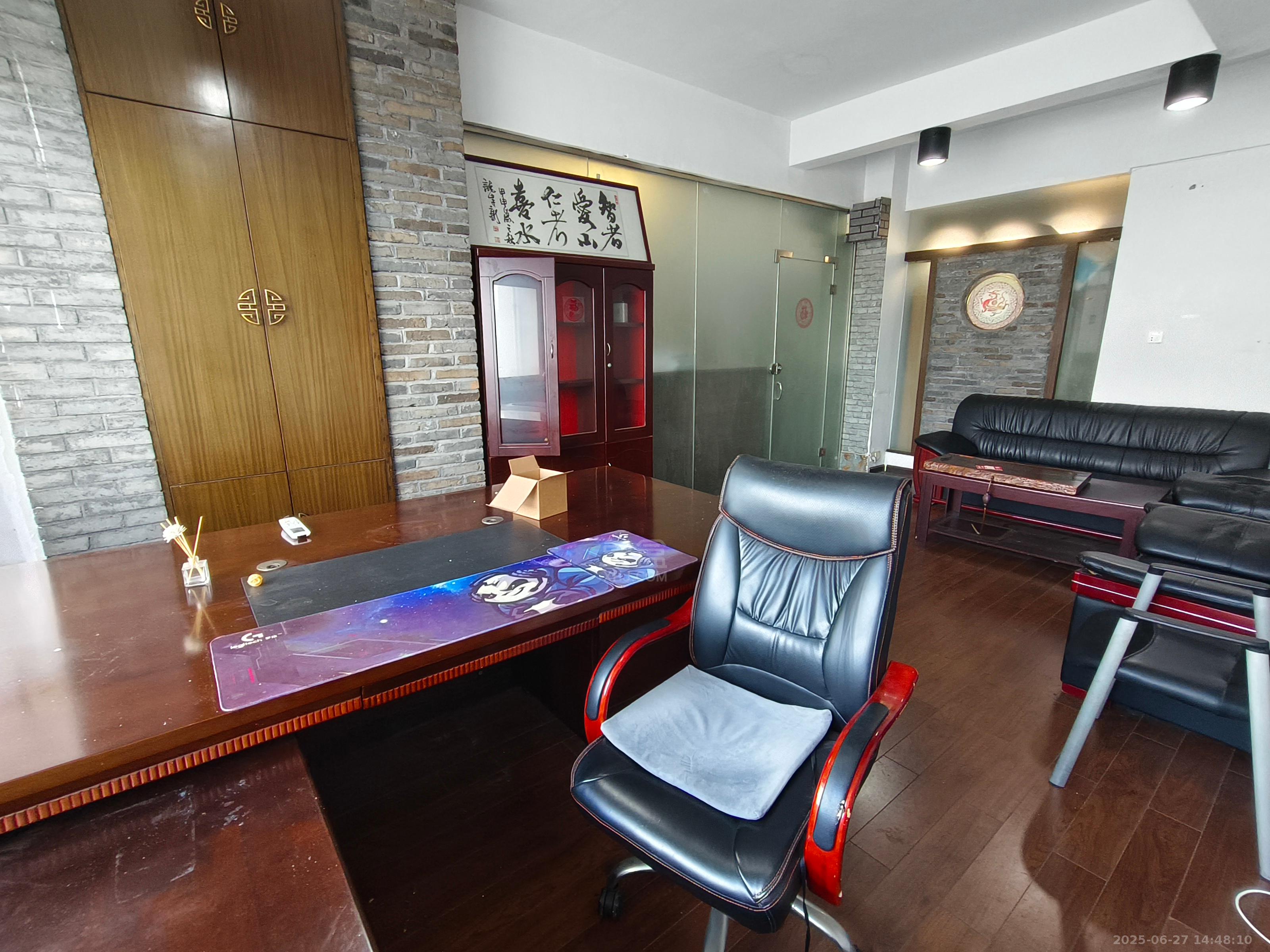 庐山春天大厦(和一宾馆) 1室1厅1卫 1000.0元/月 庐山春天大厦(和一宾馆) 1室1厅1卫 1000.0元/月室内图