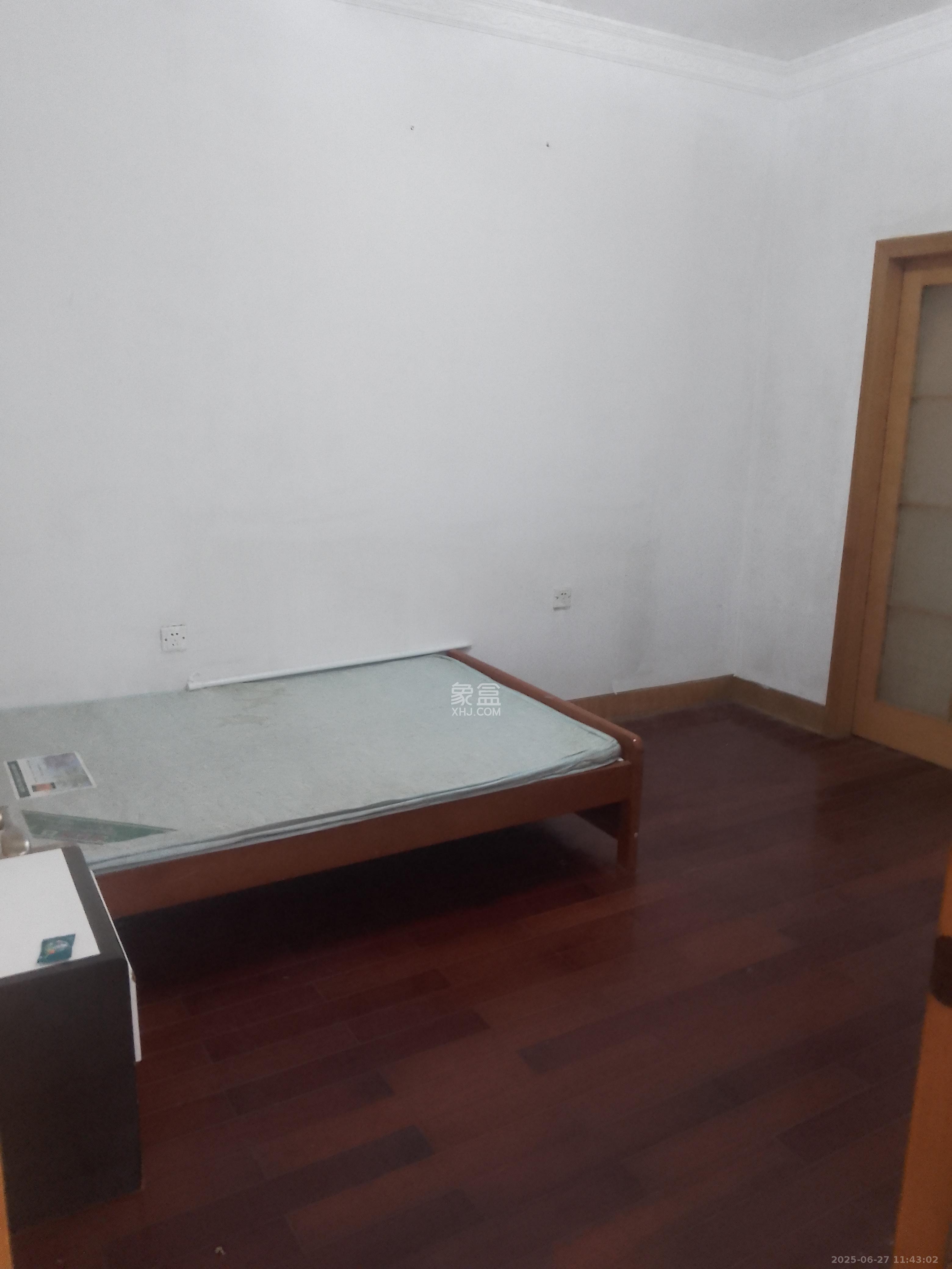 东瓜山一村  2室1厅1卫    1500.0元/月室内图