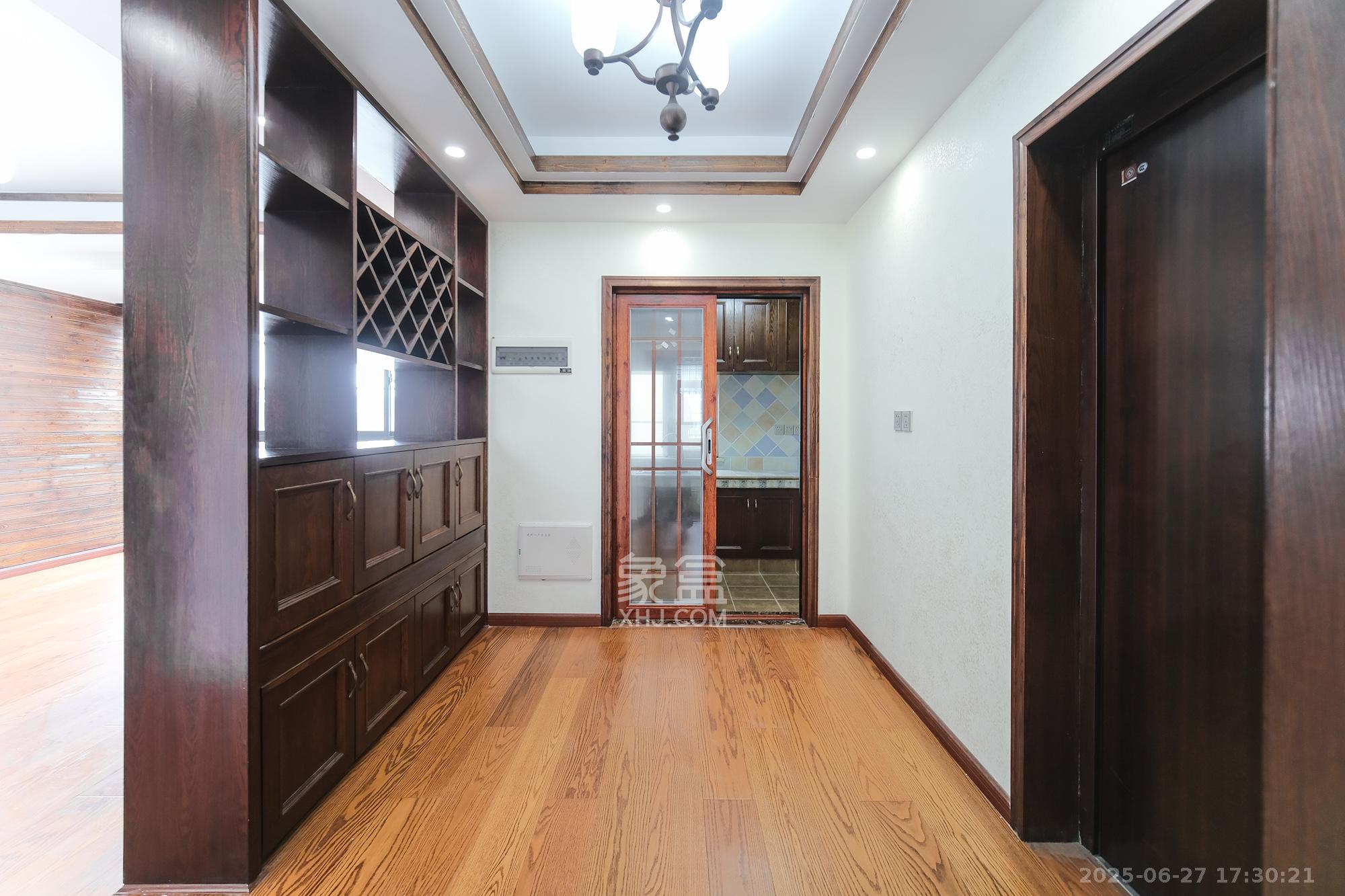 和悦城(蟠龙景苑) 3室2厅1卫 65.8万 和悦城(蟠龙景苑) 3室2厅1卫 65.8万客厅