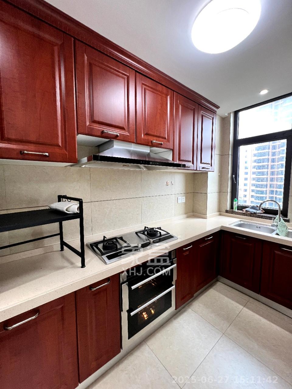 运达中央广场一、二期  3室2厅2卫    10000.0元/月 运达中央广场一、二期  3室2厅2卫    10000.0元/月室内图