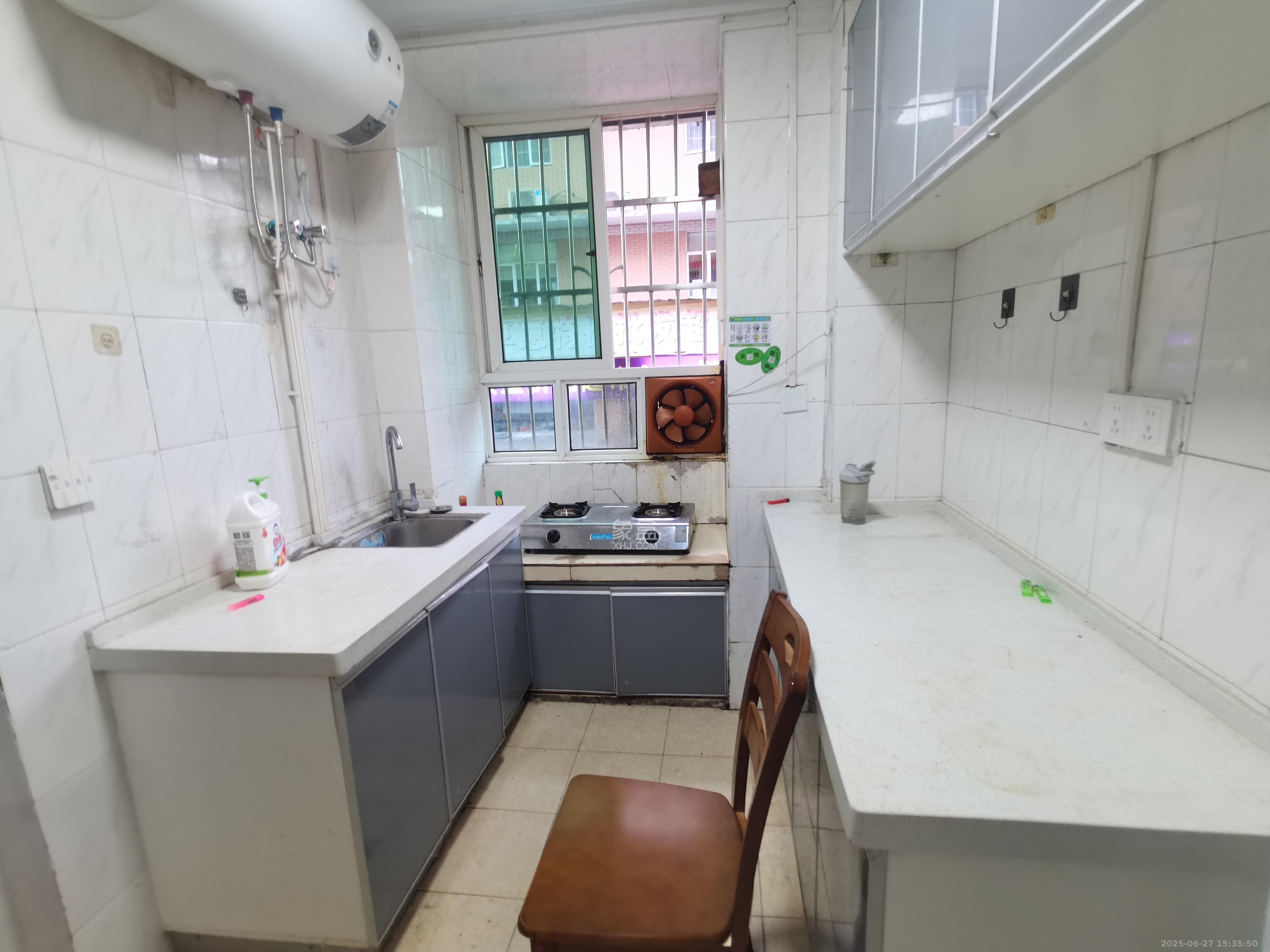 五一新村安置小区(永定社区、永兴社区、永祥社区) 1室0厅0卫 1600.0元/月 五一新村安置小区(永定社区、永兴社区、永祥社区) 1室0厅0卫 1600.0元/月室内图