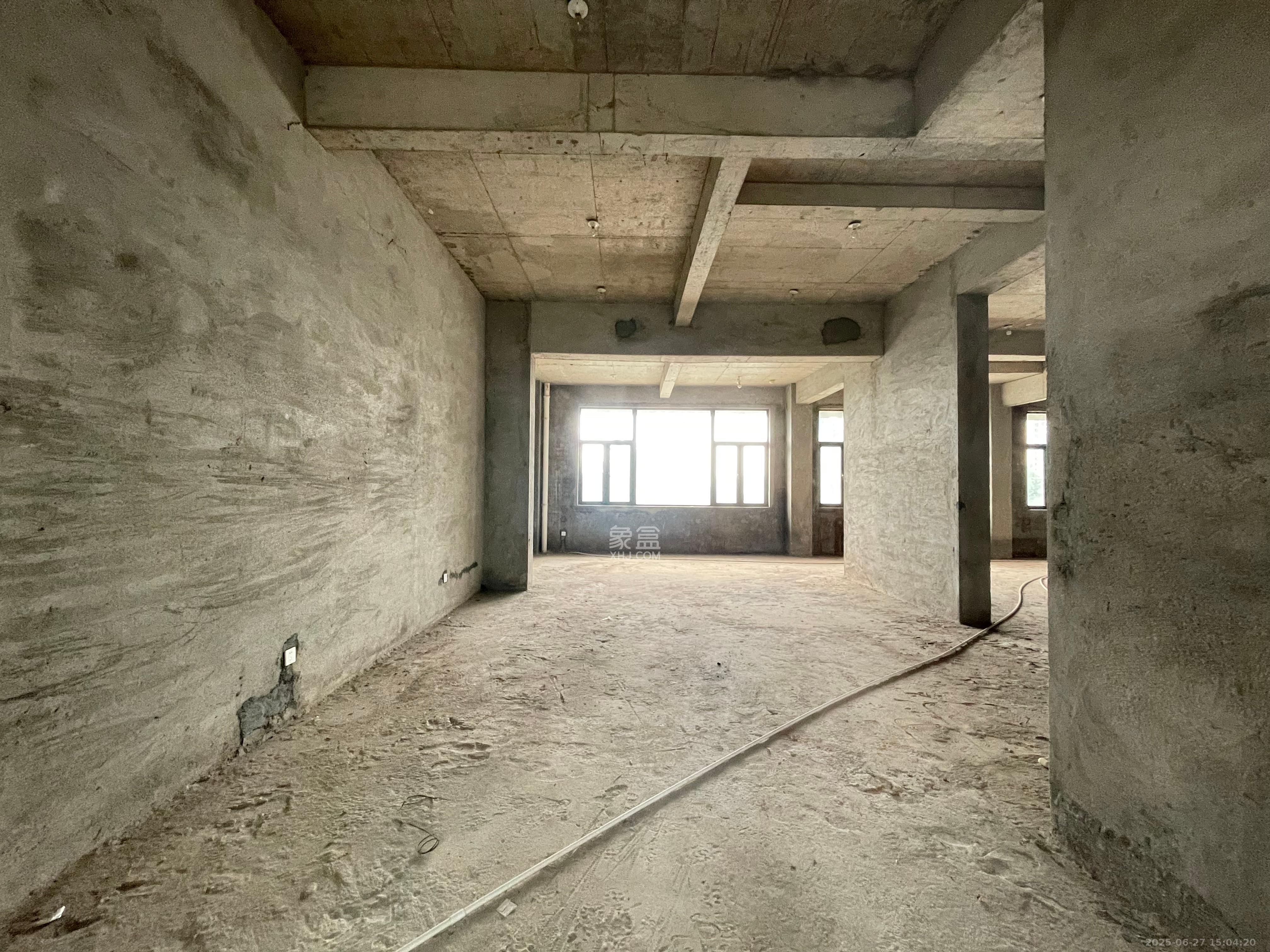 恒大名都   221.86㎡      2500.0元/月室内图