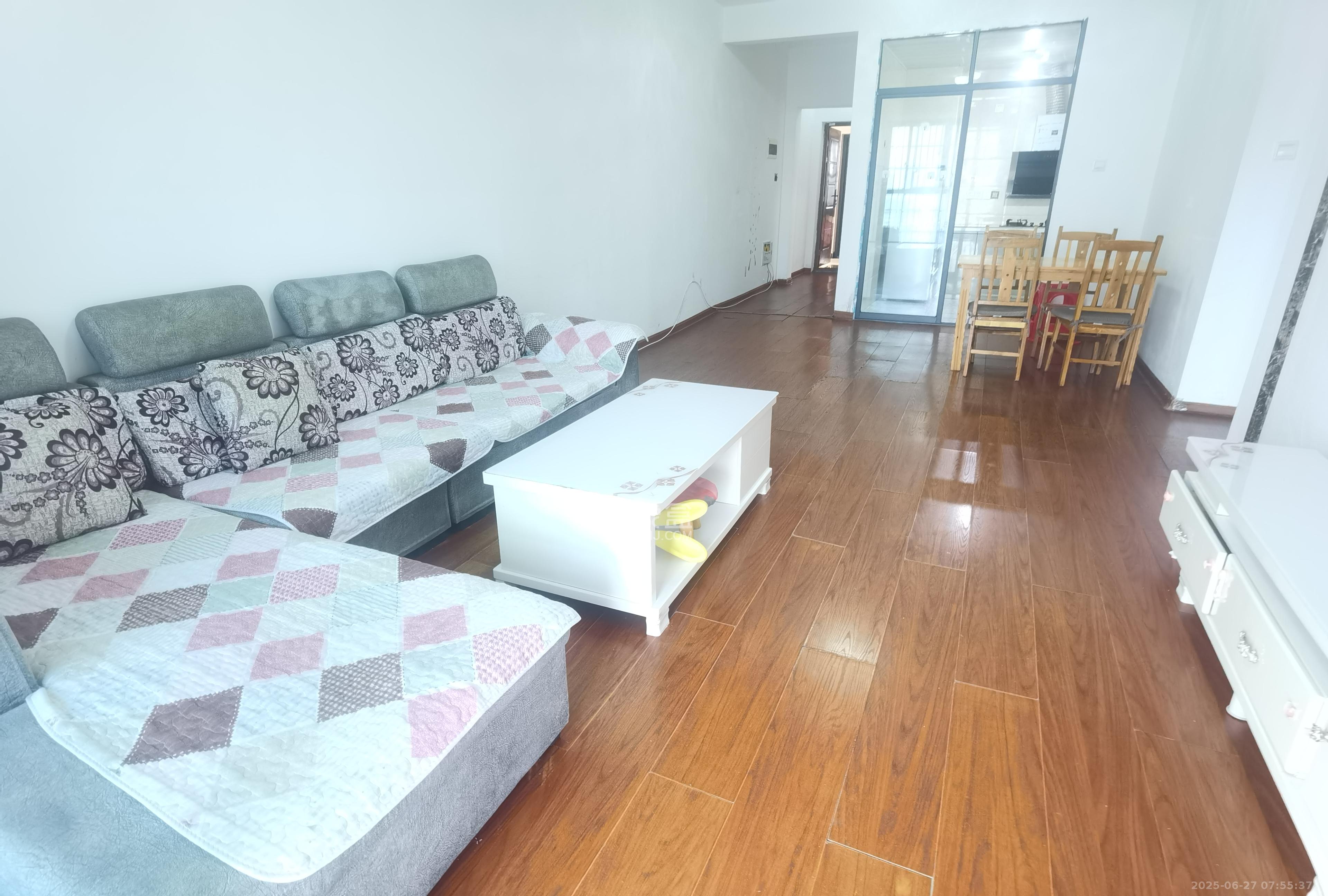 佳美紫郡  3室2厅1卫    1600.0元/月 佳美紫郡  3室2厅1卫    1600.0元/月室内图