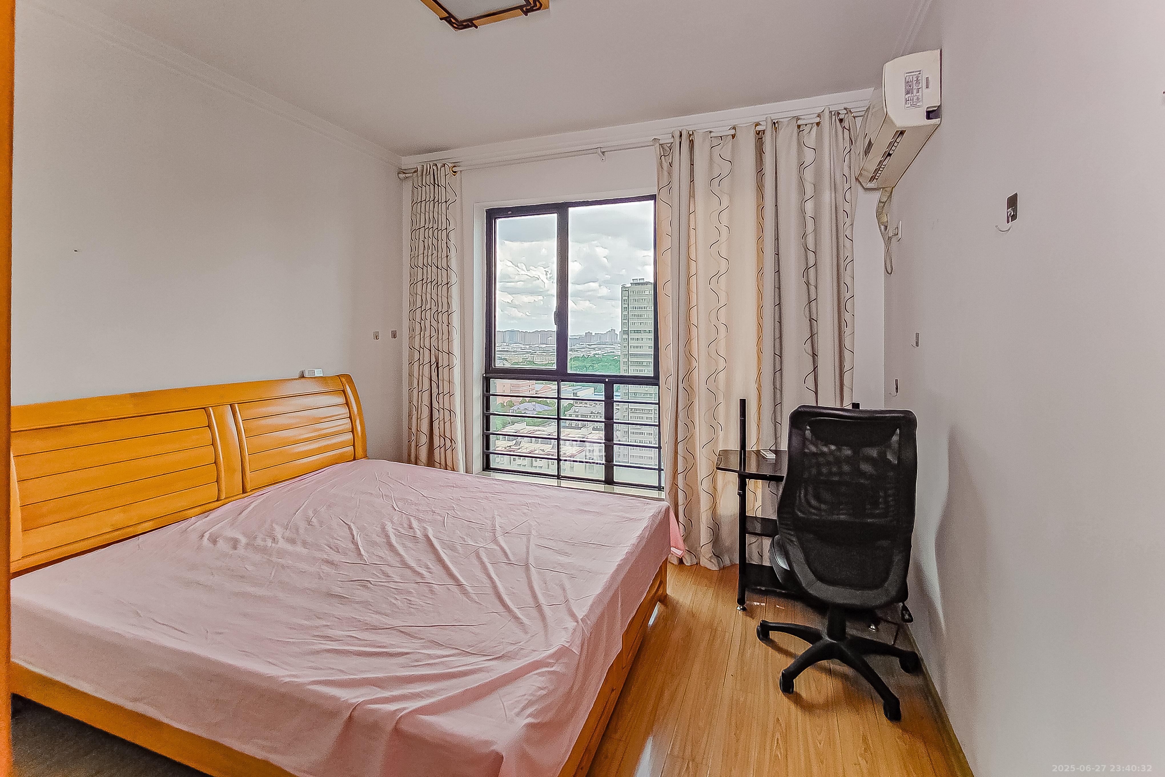 尚城 2室1厅1卫 70.0万 尚城 2室1厅1卫 70.0万卧室