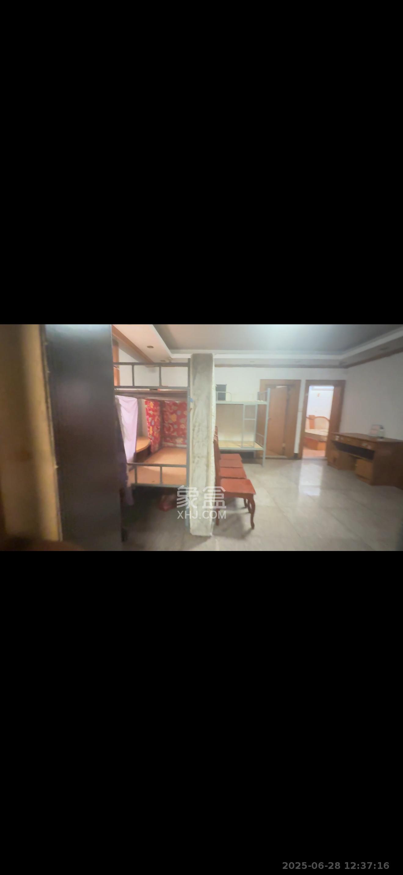 环城堤综合楼（产权如意街综合楼）  3室2厅2卫   3000.00元/月室内图