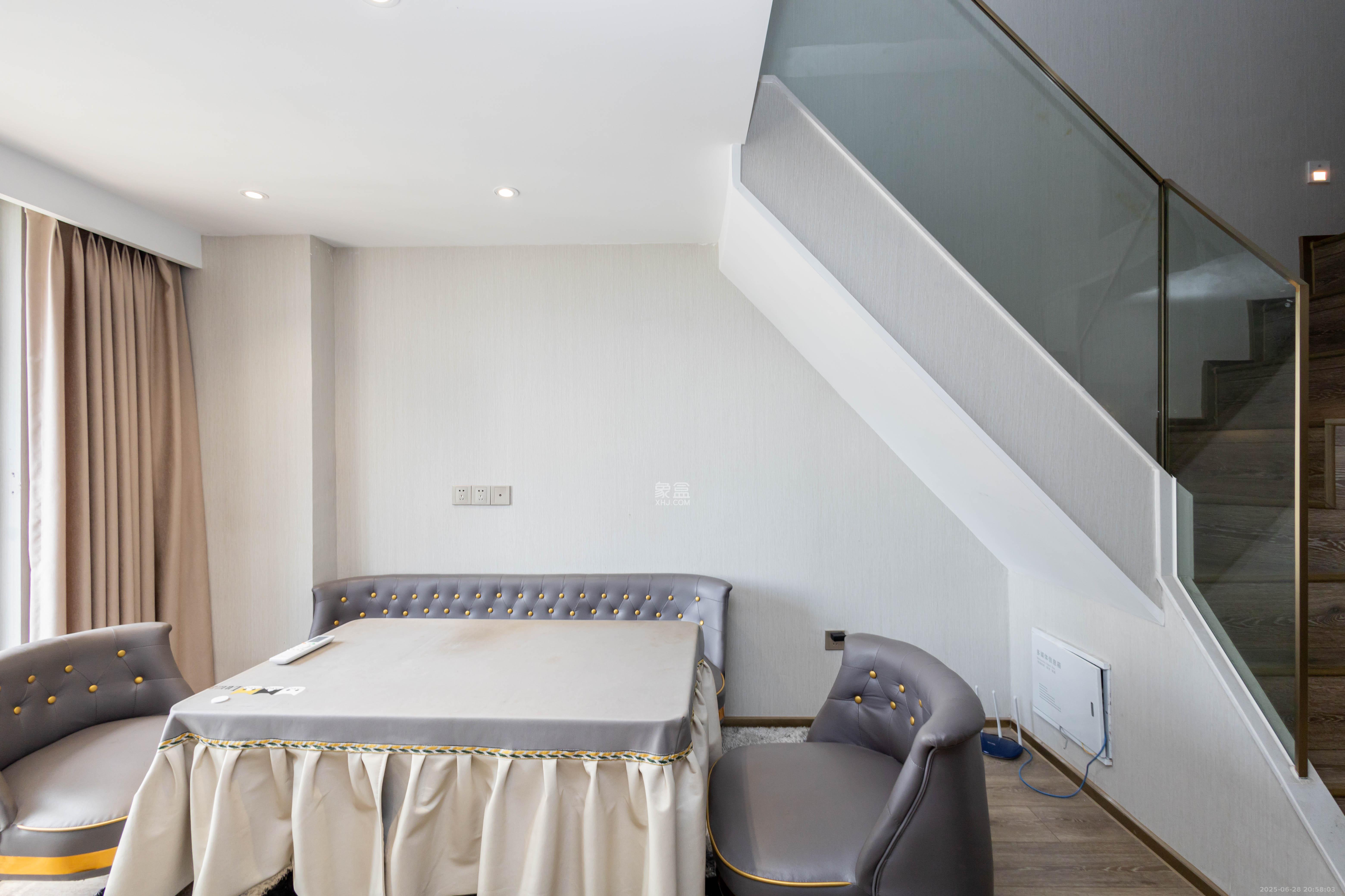 华远海蓝郡  2室2厅1卫    25.0万 华远海蓝郡  2室2厅1卫    25.0万客厅