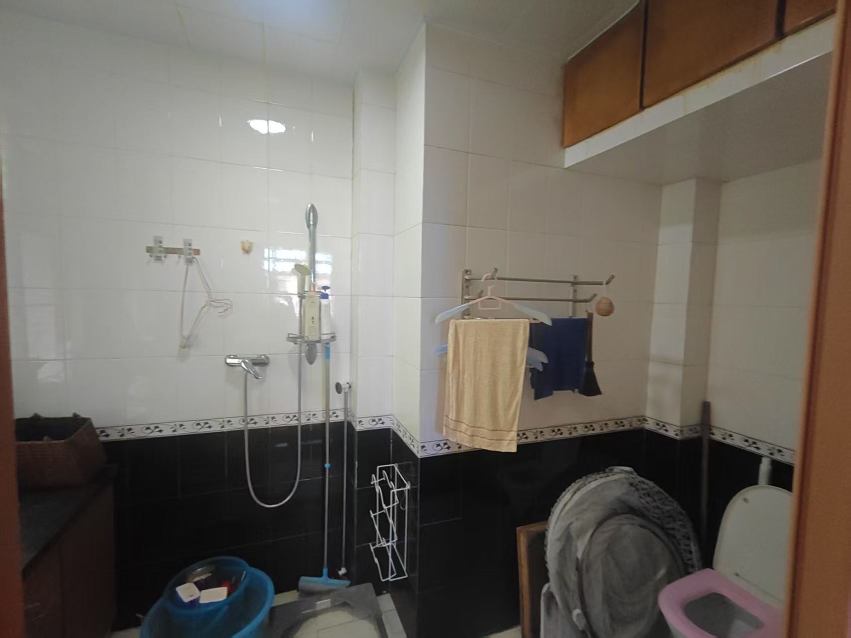 碧翠园石油住宅小区  3室2厅2卫   1700.00元/月