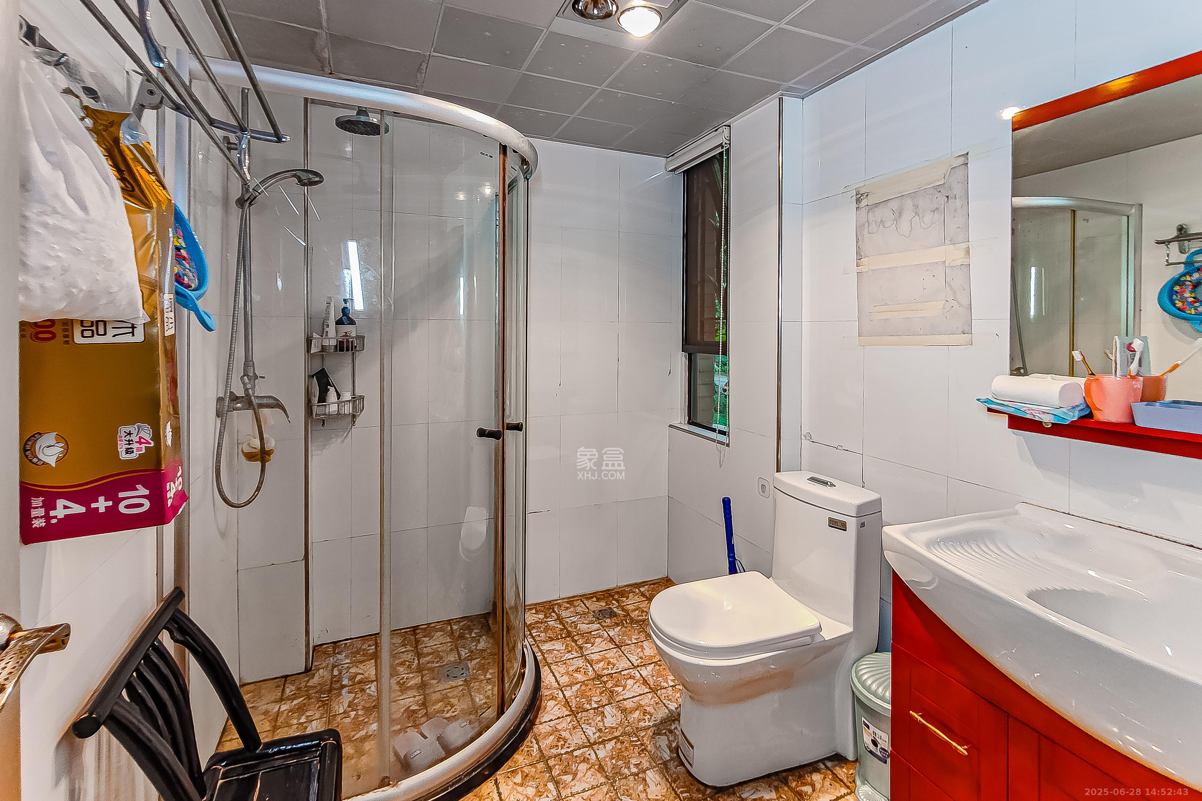 华润凤凰城一期 4室2厅2卫 105.0万 华润凤凰城一期 4室2厅2卫 105.0万卫生间