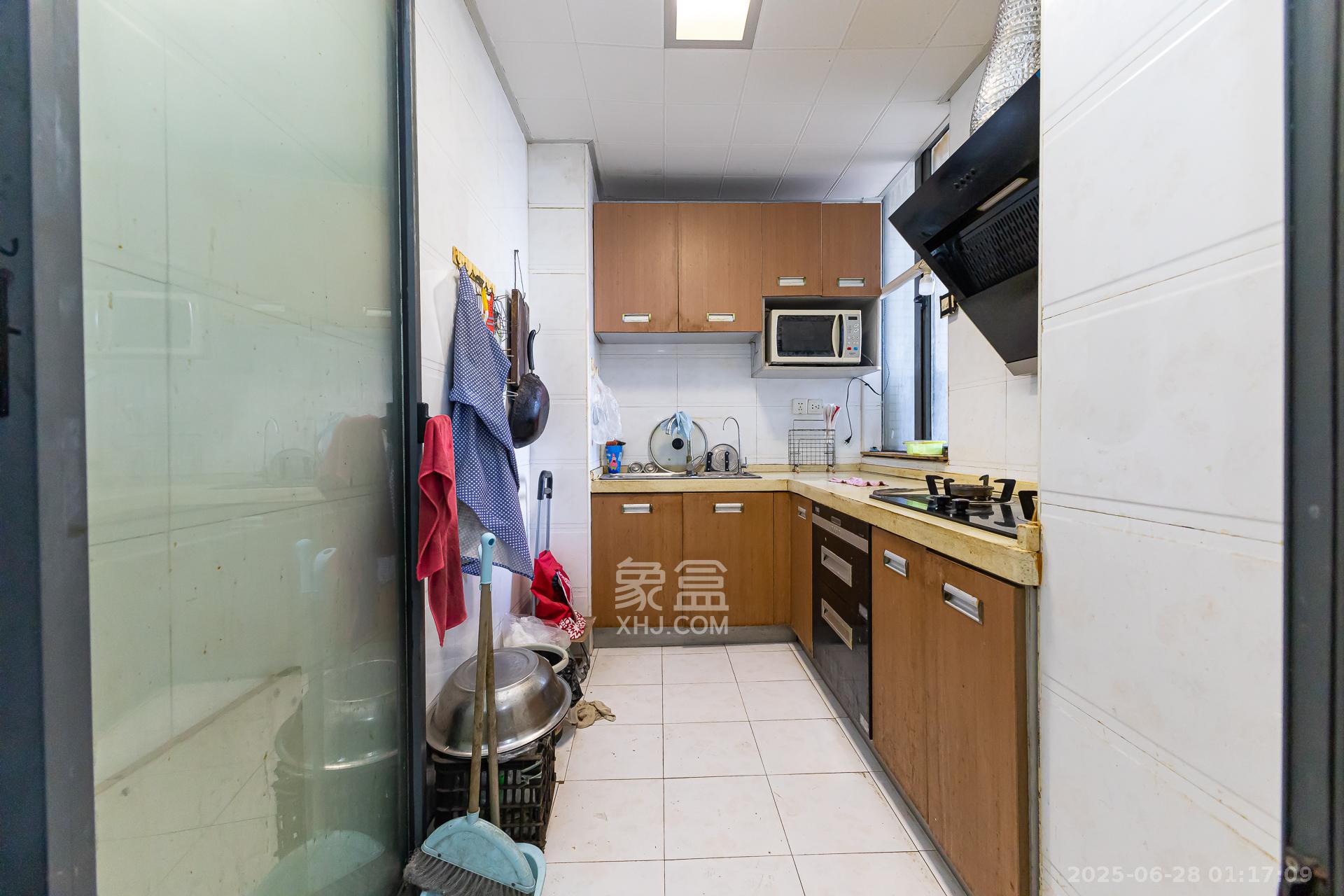 浩龙音乐界 3室2厅1卫 60.0万 浩龙音乐界 3室2厅1卫 60.0万厨房