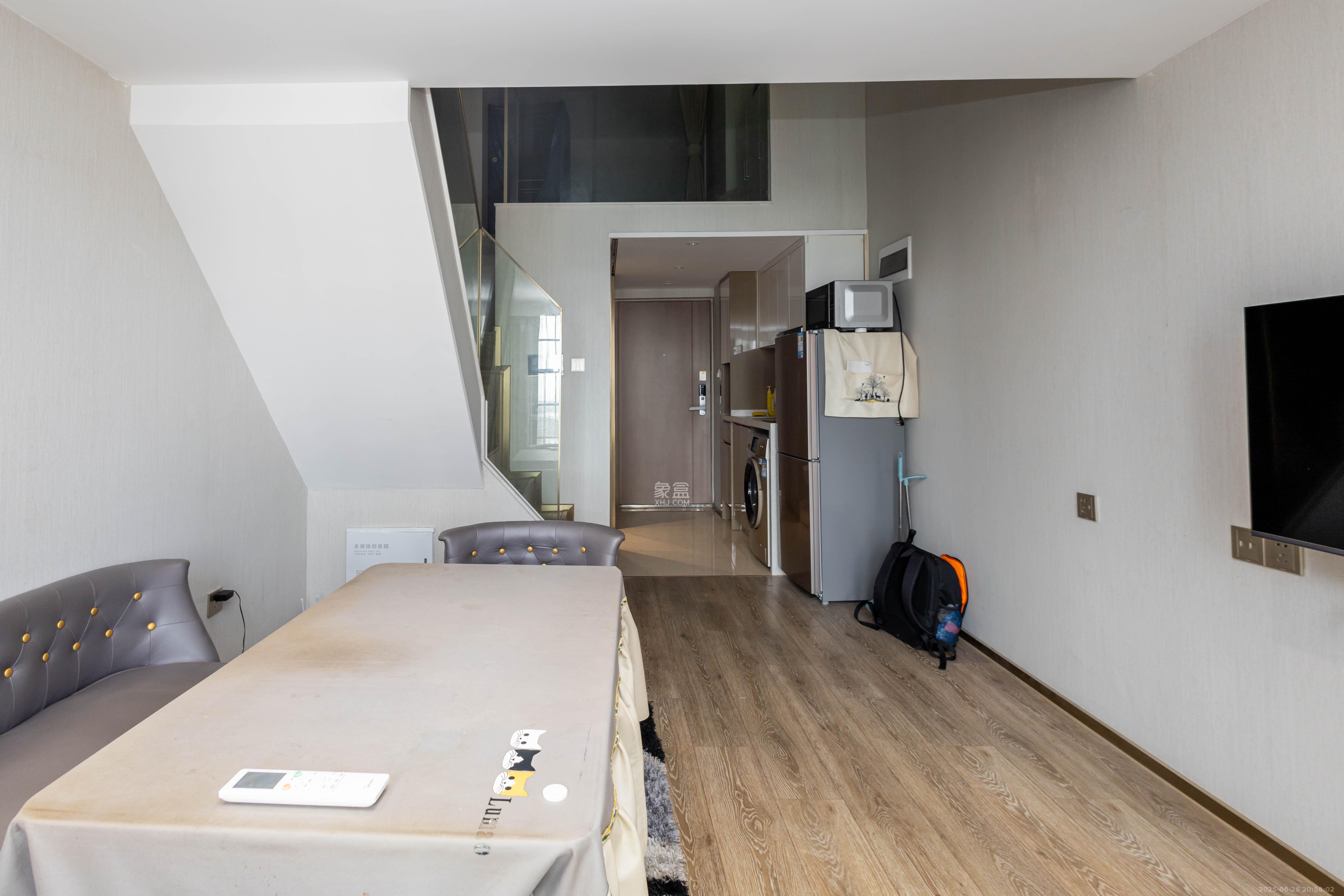 华远海蓝郡  2室2厅1卫    25.0万 华远海蓝郡  2室2厅1卫    25.0万客厅