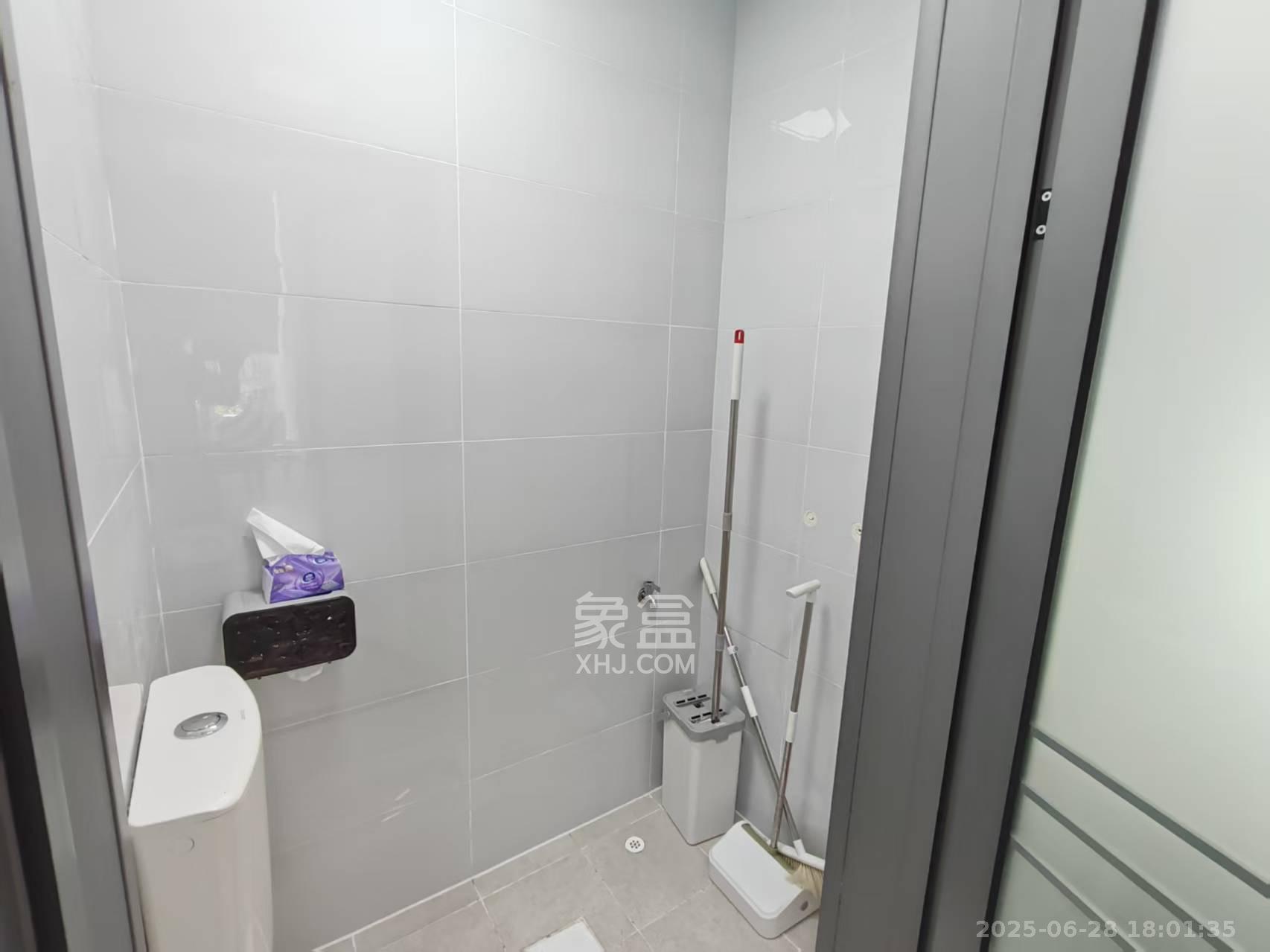 广大商务大厦 1室1厅1卫 3500.0元/月 广大商务大厦 1室1厅1卫 3500.0元/月室内图