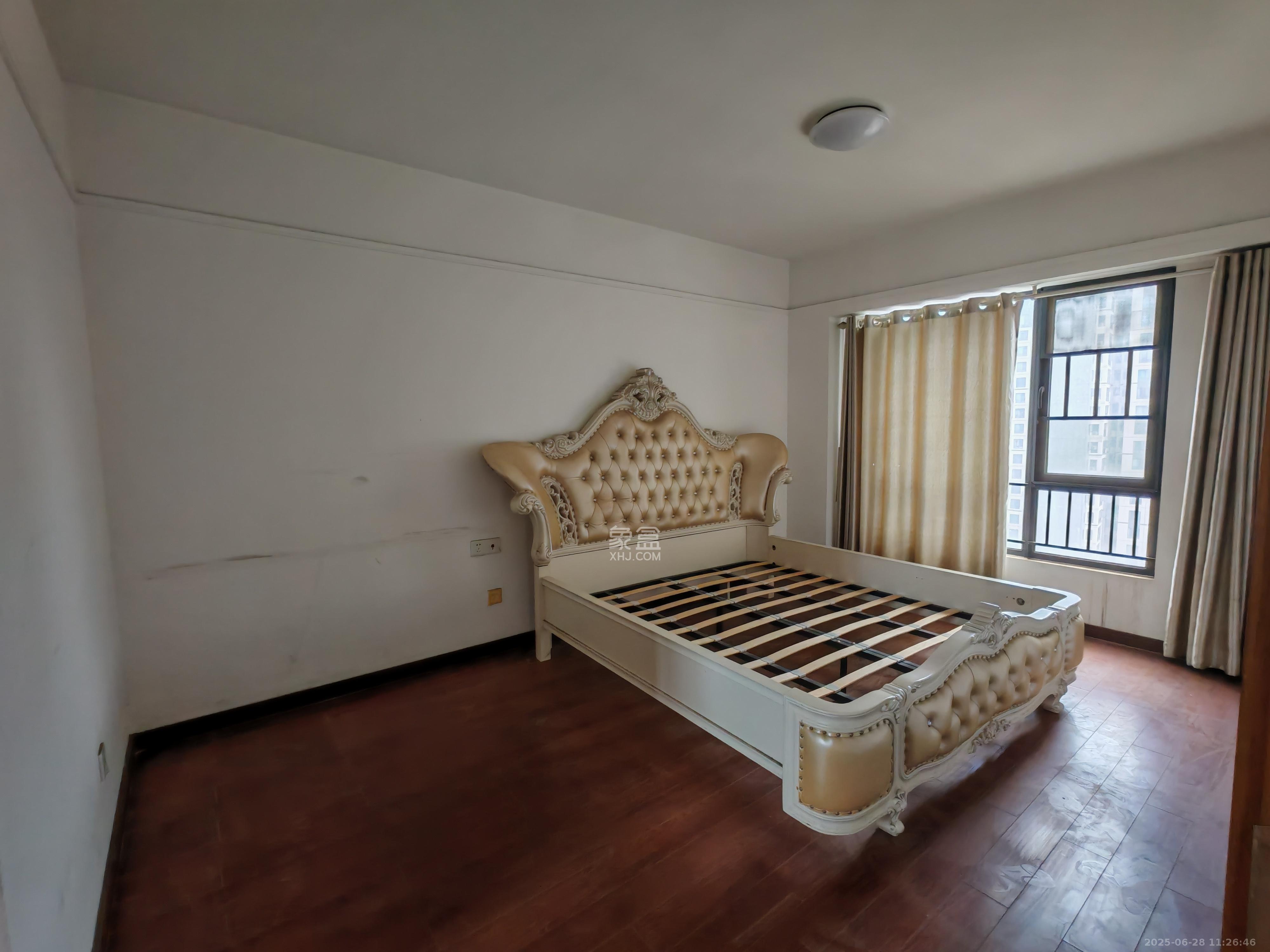 万科魅力之城非凡里 3室2厅2卫 2500.0元/月 万科魅力之城非凡里 3室2厅2卫 2500.0元/月室内图