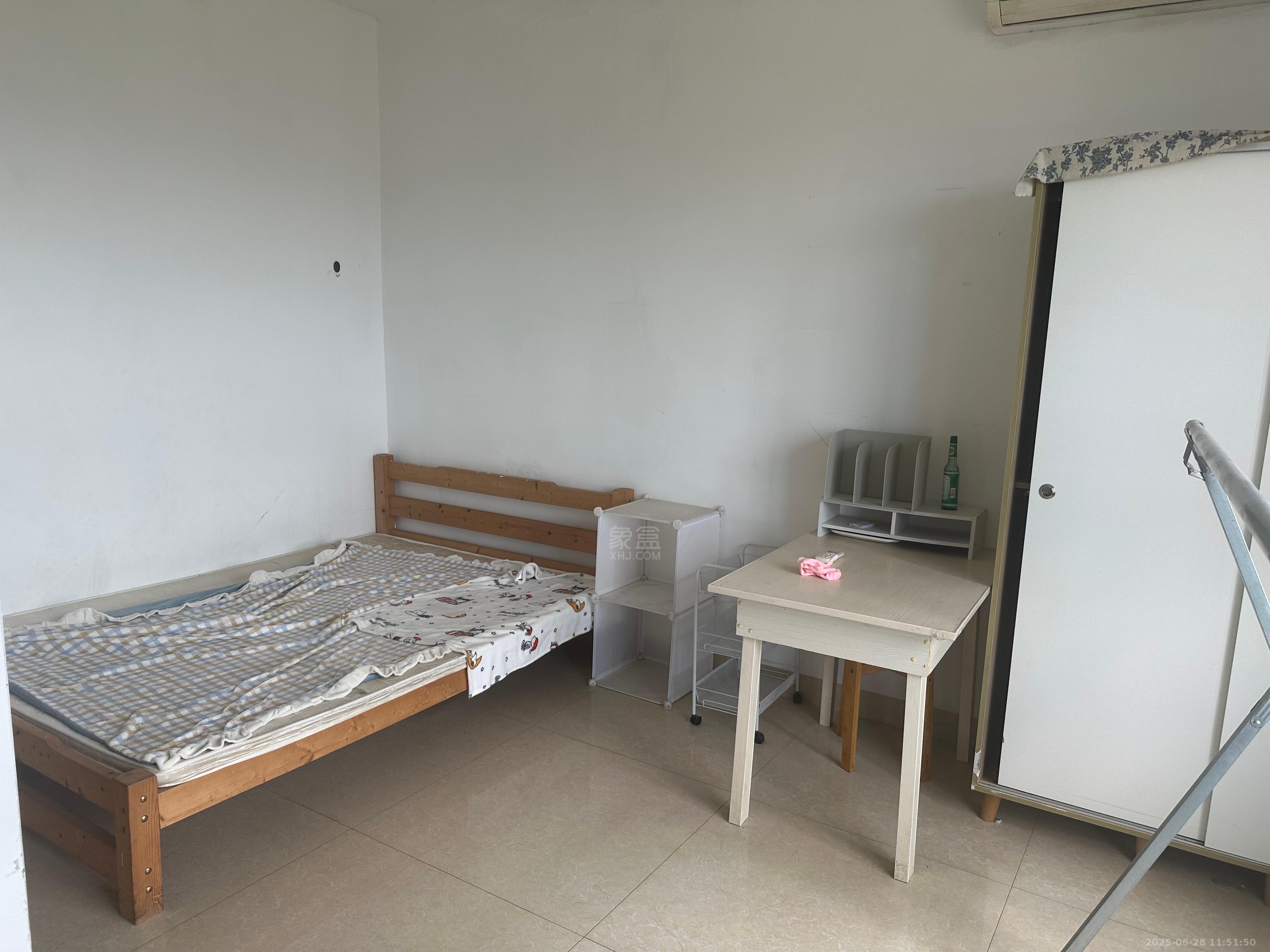 龙腾国际  2室1厅1卫   1100.00元/月室内图1