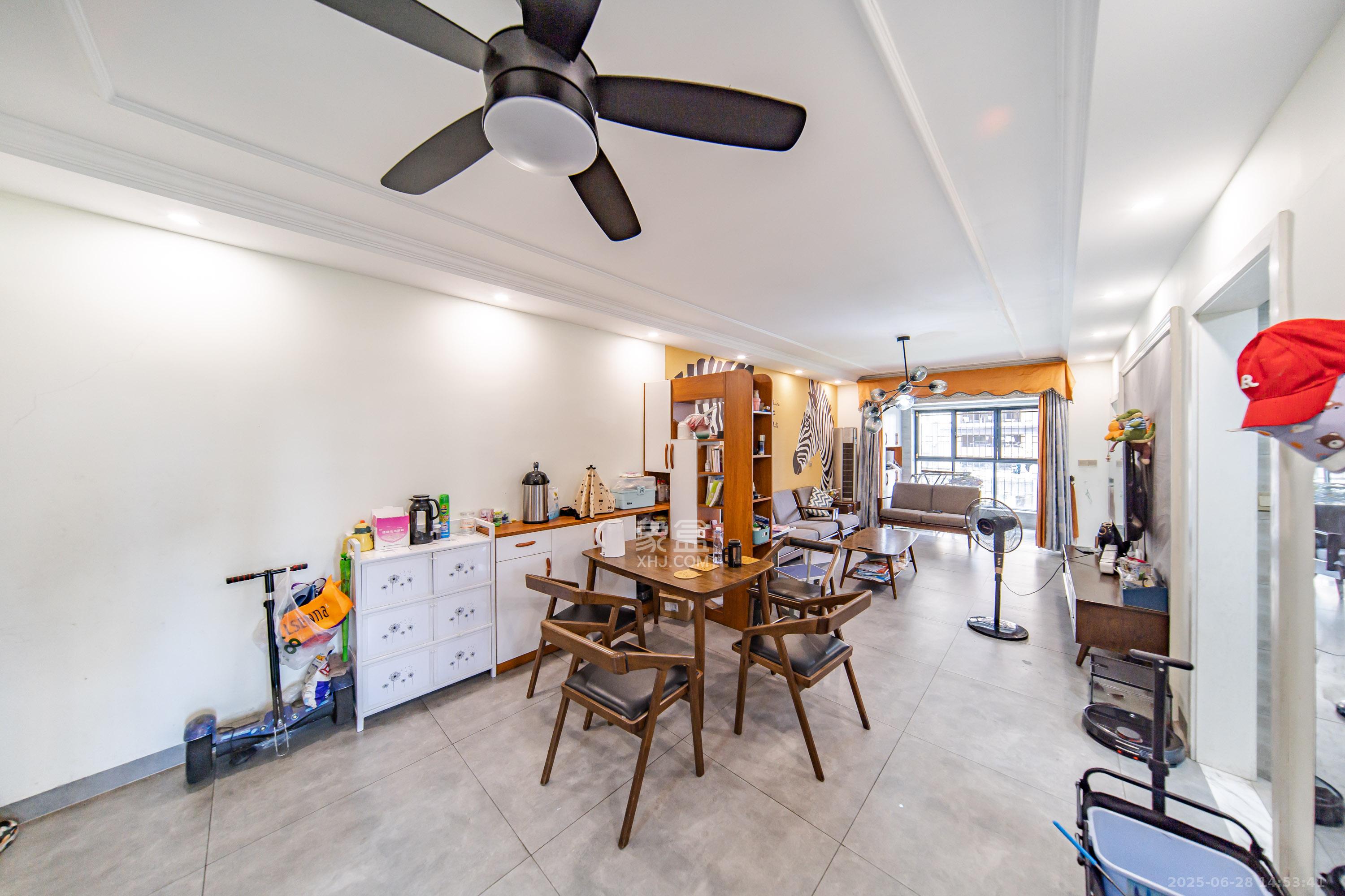 兰亭湾畔 3室2厅1卫 76.8万 兰亭湾畔 3室2厅1卫 76.8万客厅