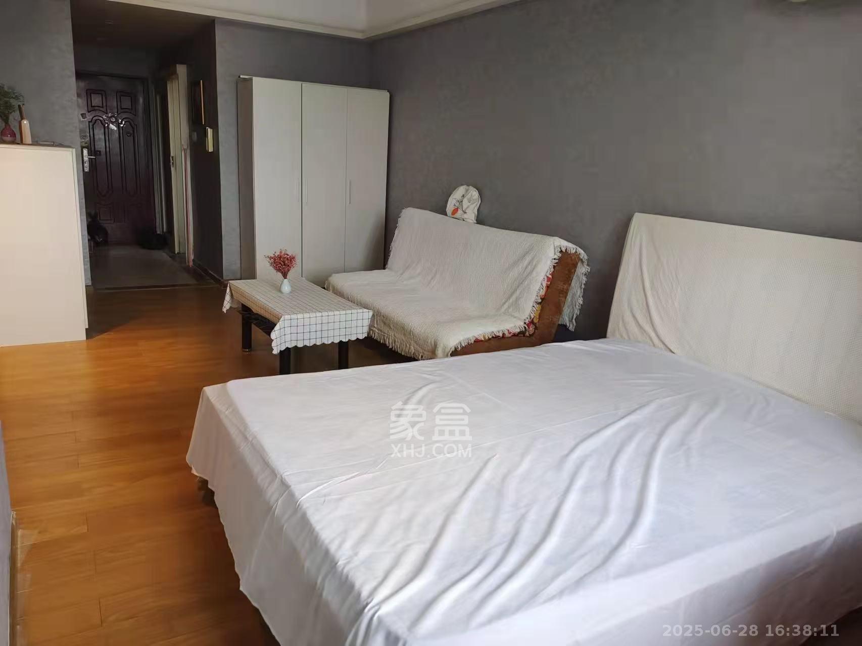 米兰春天  1室1厅1卫    1050.0元/月 米兰春天  1室1厅1卫    1050.0元/月