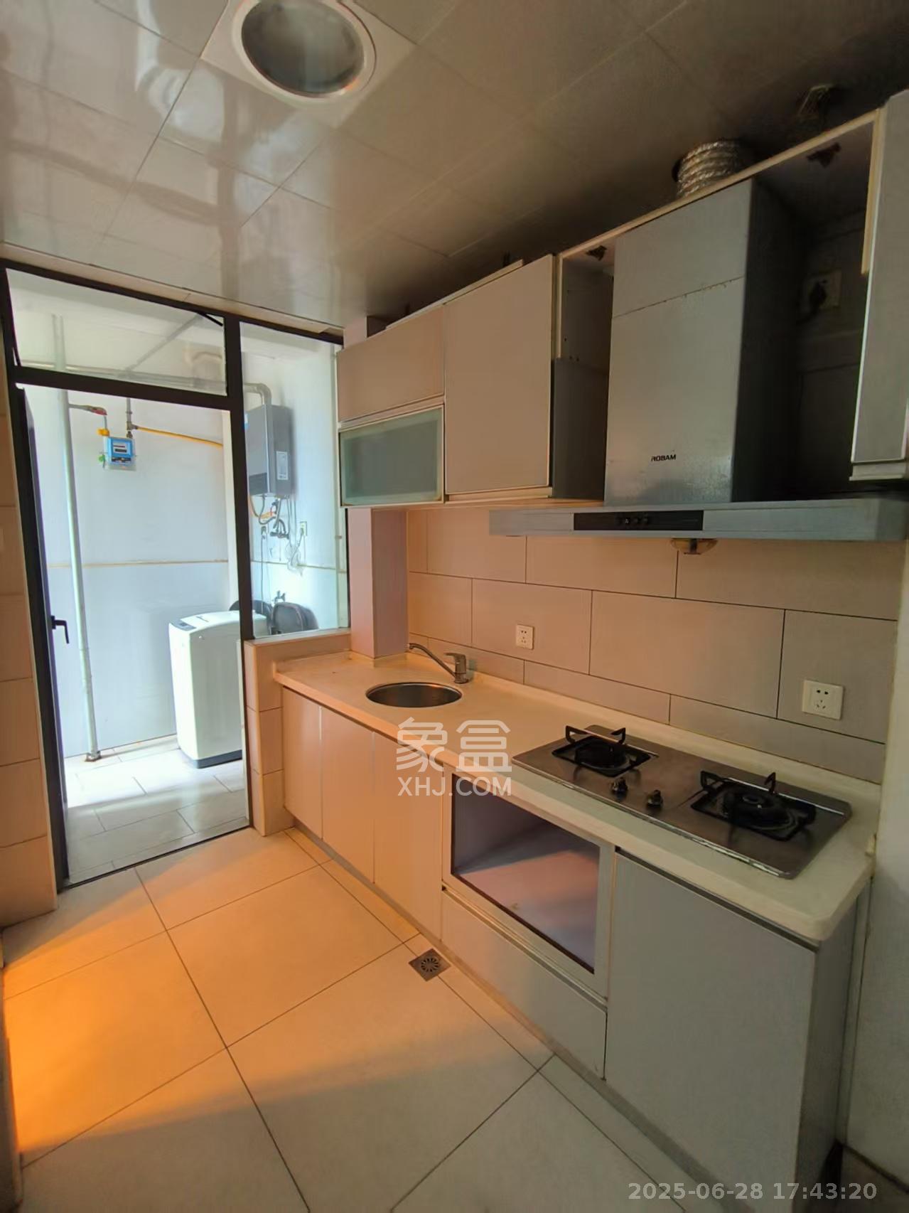 湘域中央 2室2厅1卫 3200.0元/月 湘域中央 2室2厅1卫 3200.0元/月室内图