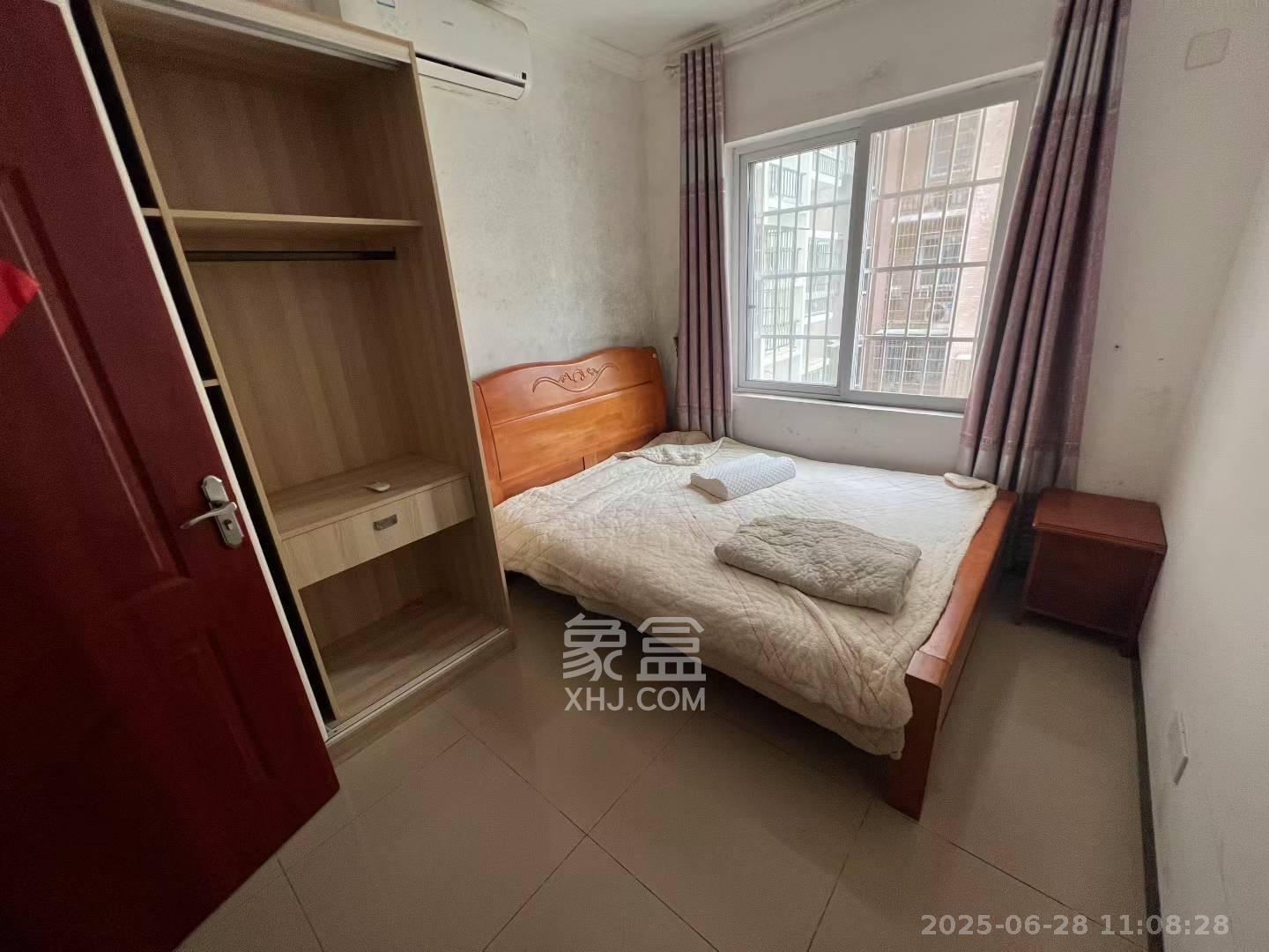 岳鞍阁小区 2室1厅1卫 2400.0元/月 岳鞍阁小区 2室1厅1卫 2400.0元/月室内图