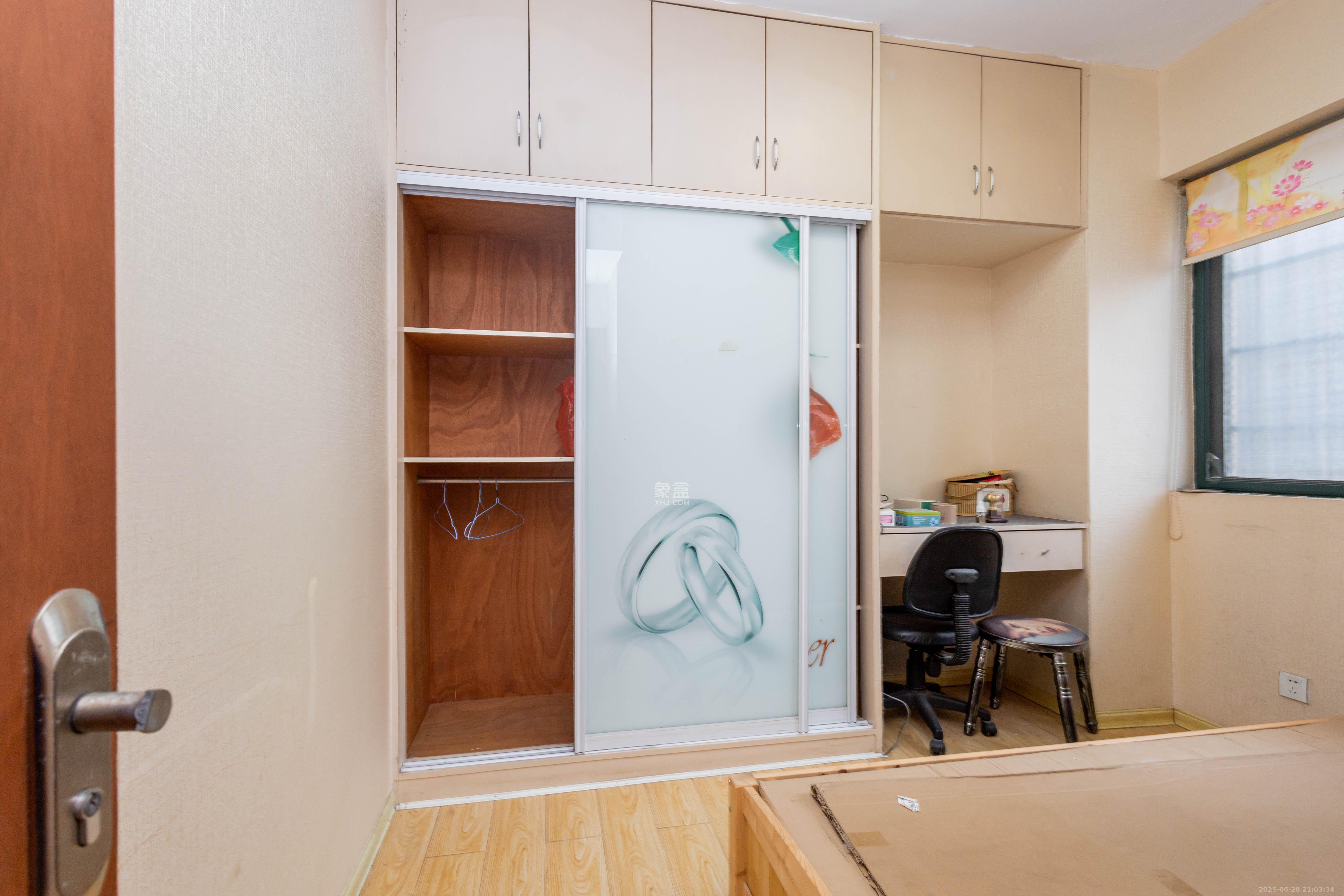 华天LOHO小镇 2室2厅1卫 29.8万 华天LOHO小镇 2室2厅1卫 29.8万卧室