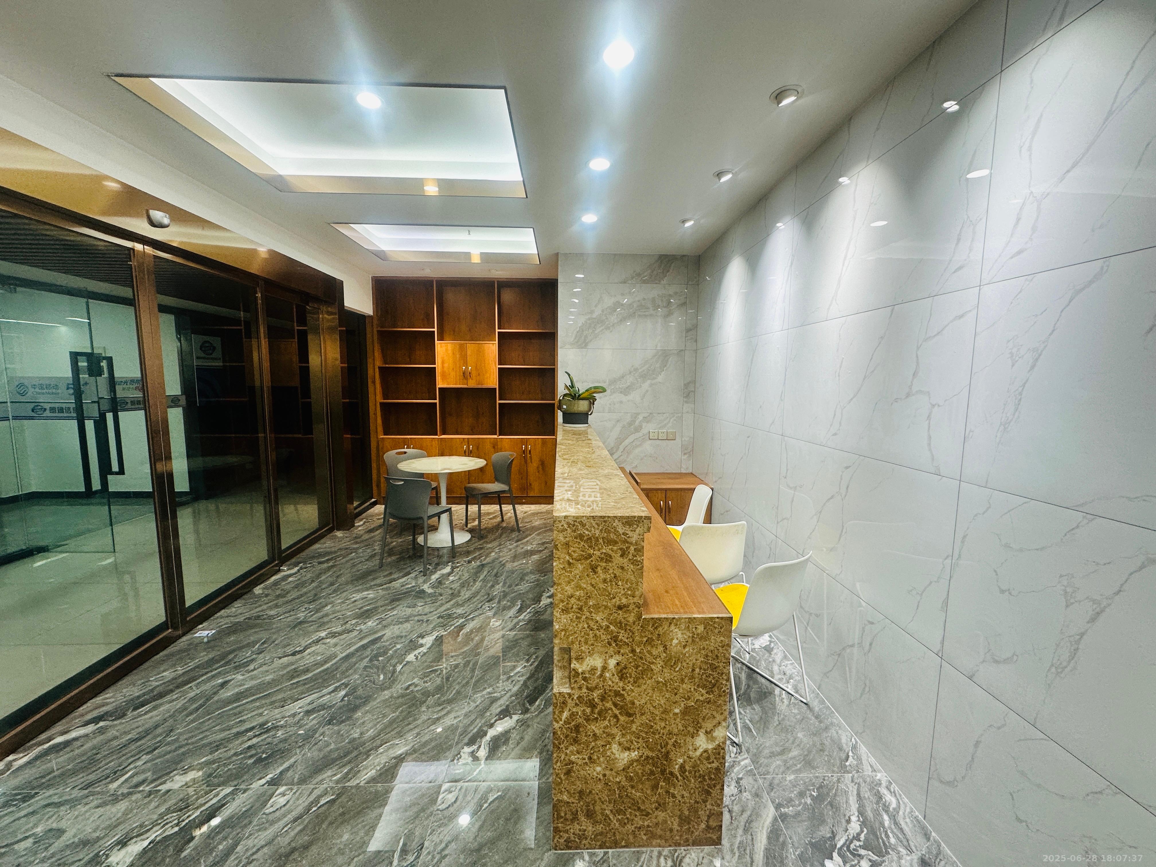 洋湖创富中心   240.0㎡      10800.0元/月室内图