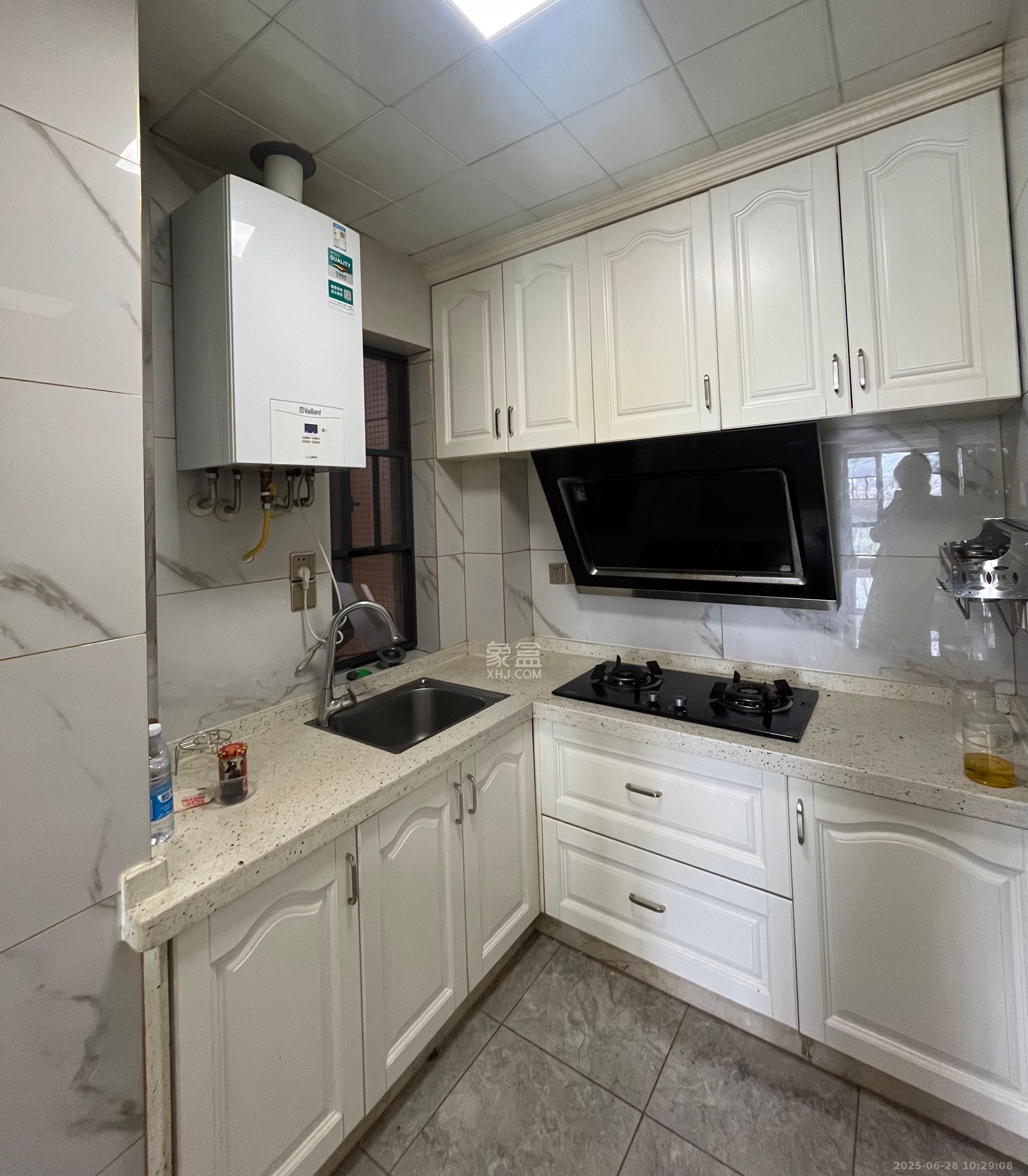 叠彩兰亭  3室2厅1卫    2500.0元/月室内图