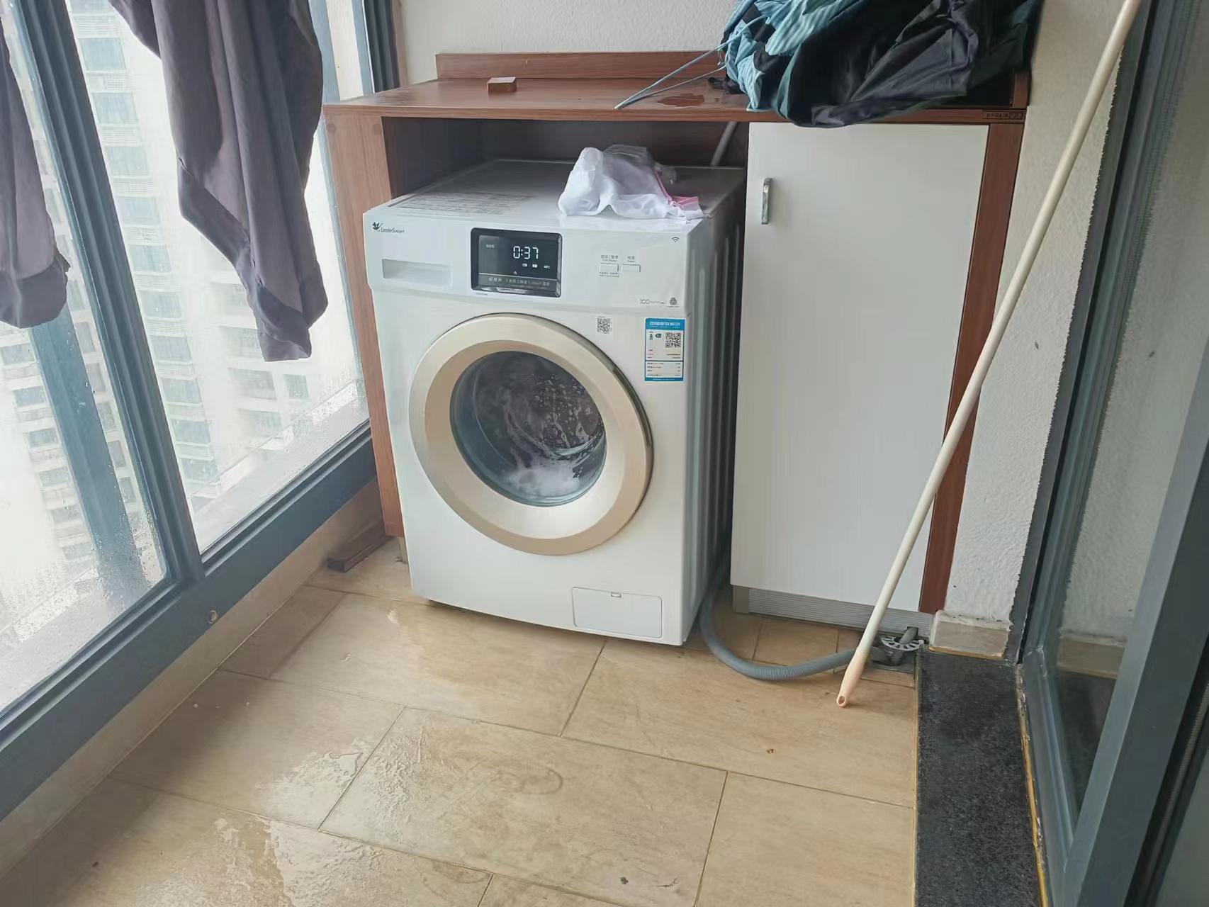 恒大外滩  2室2厅1卫    169.0万 恒大外滩  2室2厅1卫    169.0万客厅