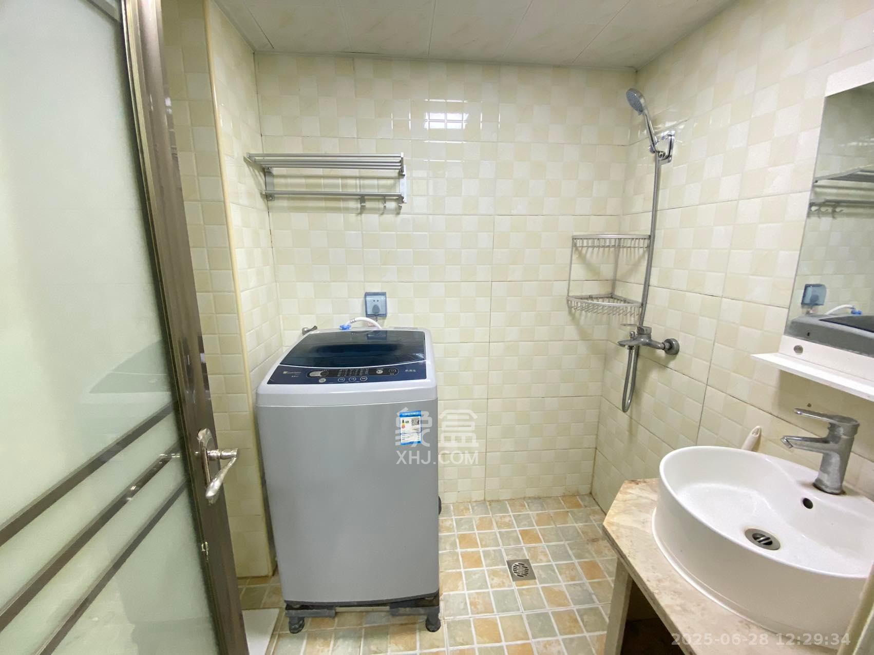 达美D6区  1室1厅1卫    1500.0元/月室内图