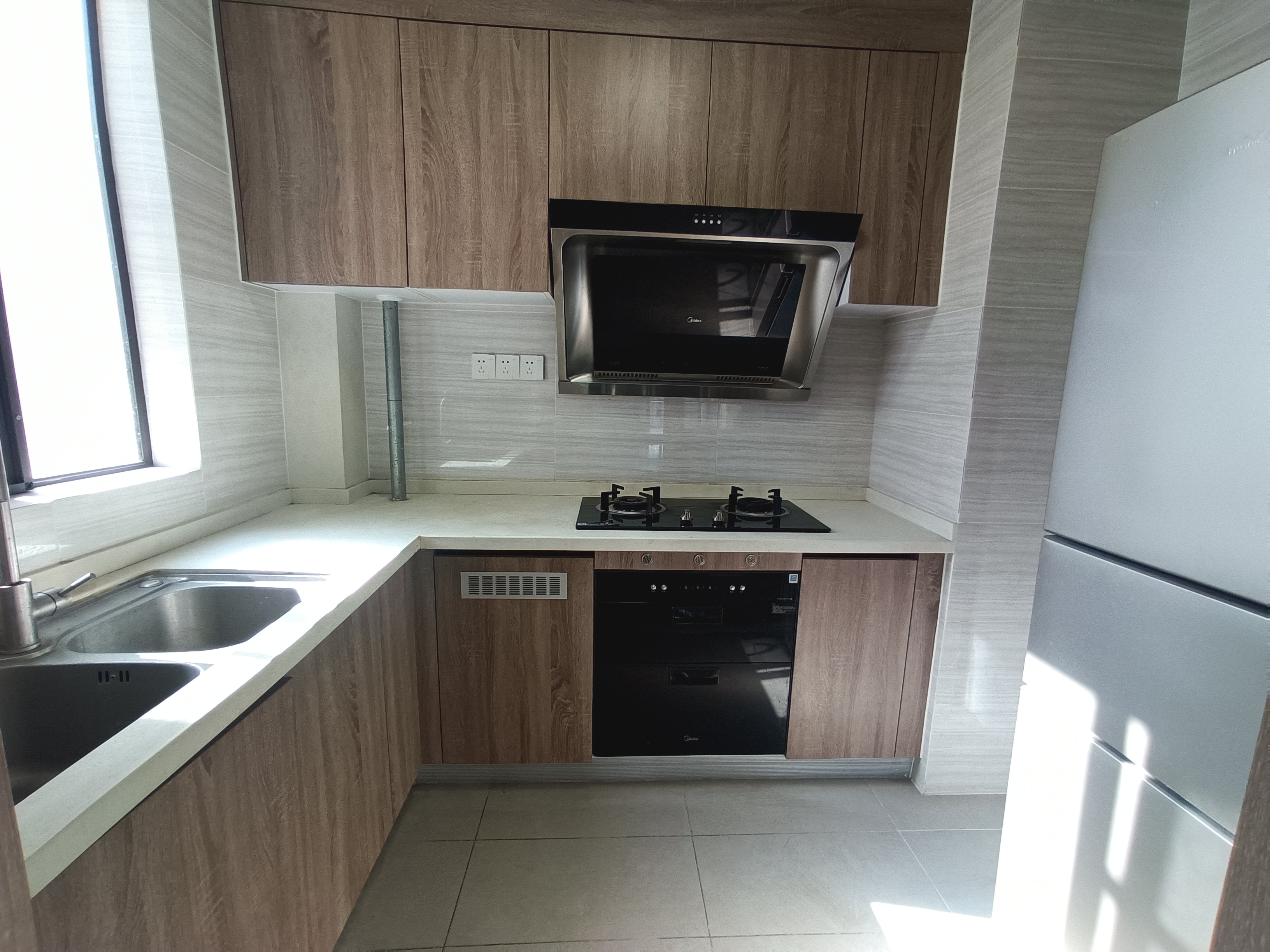 美的翰城  4室2厅2卫    102.0万 美的翰城  4室2厅2卫    102.0万室内图