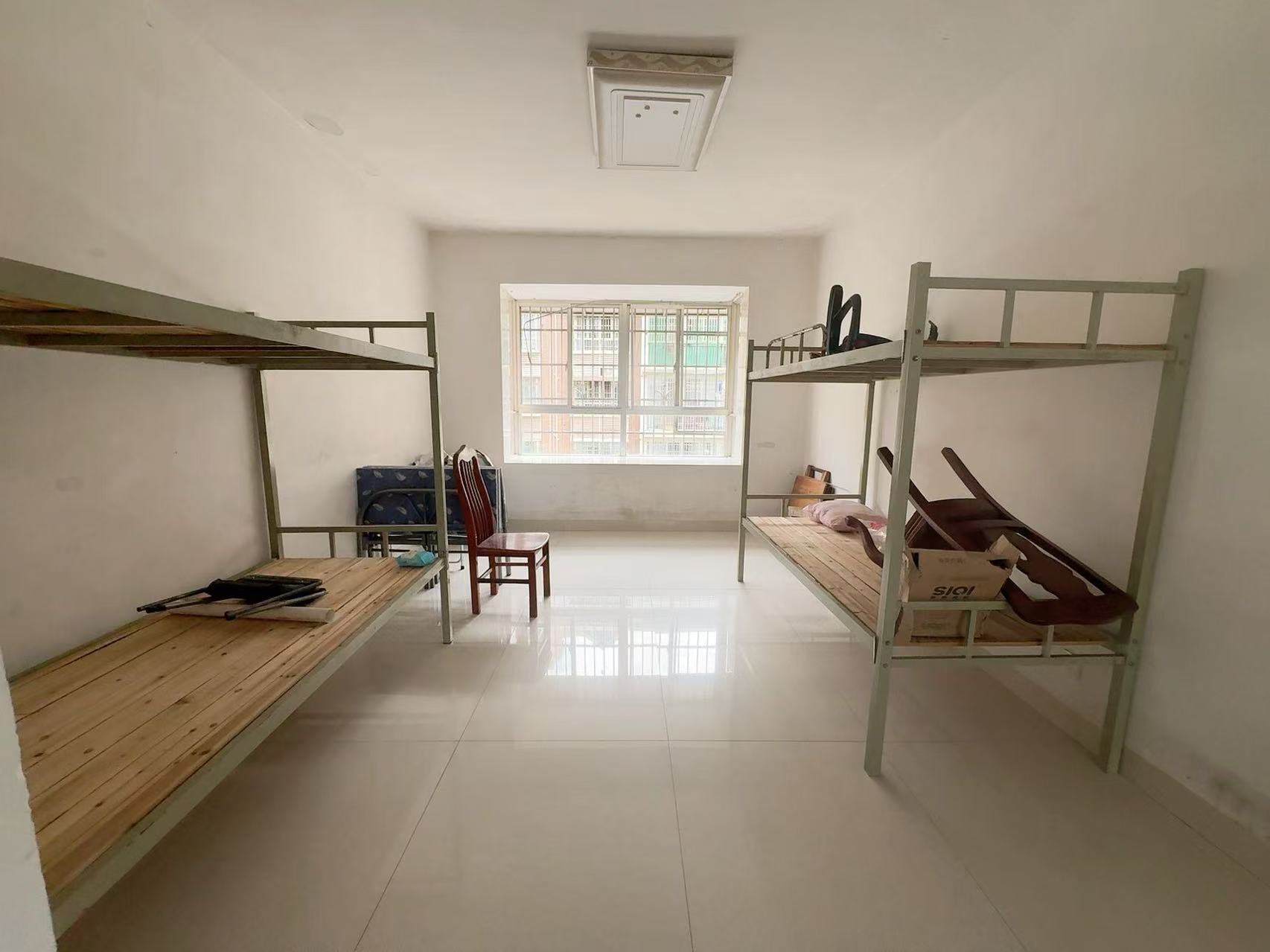 竹山小区  3室2厅1卫    22.8万 竹山小区  3室2厅1卫    22.8万