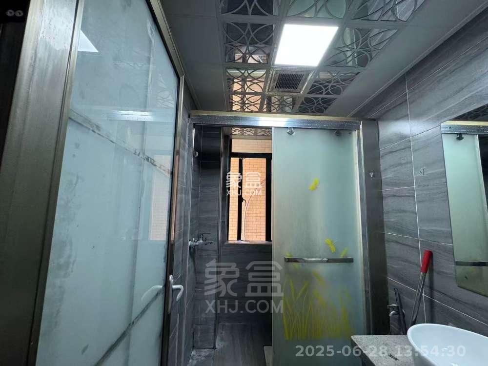 龙腾国际  2室2厅1卫    1200.0元/月