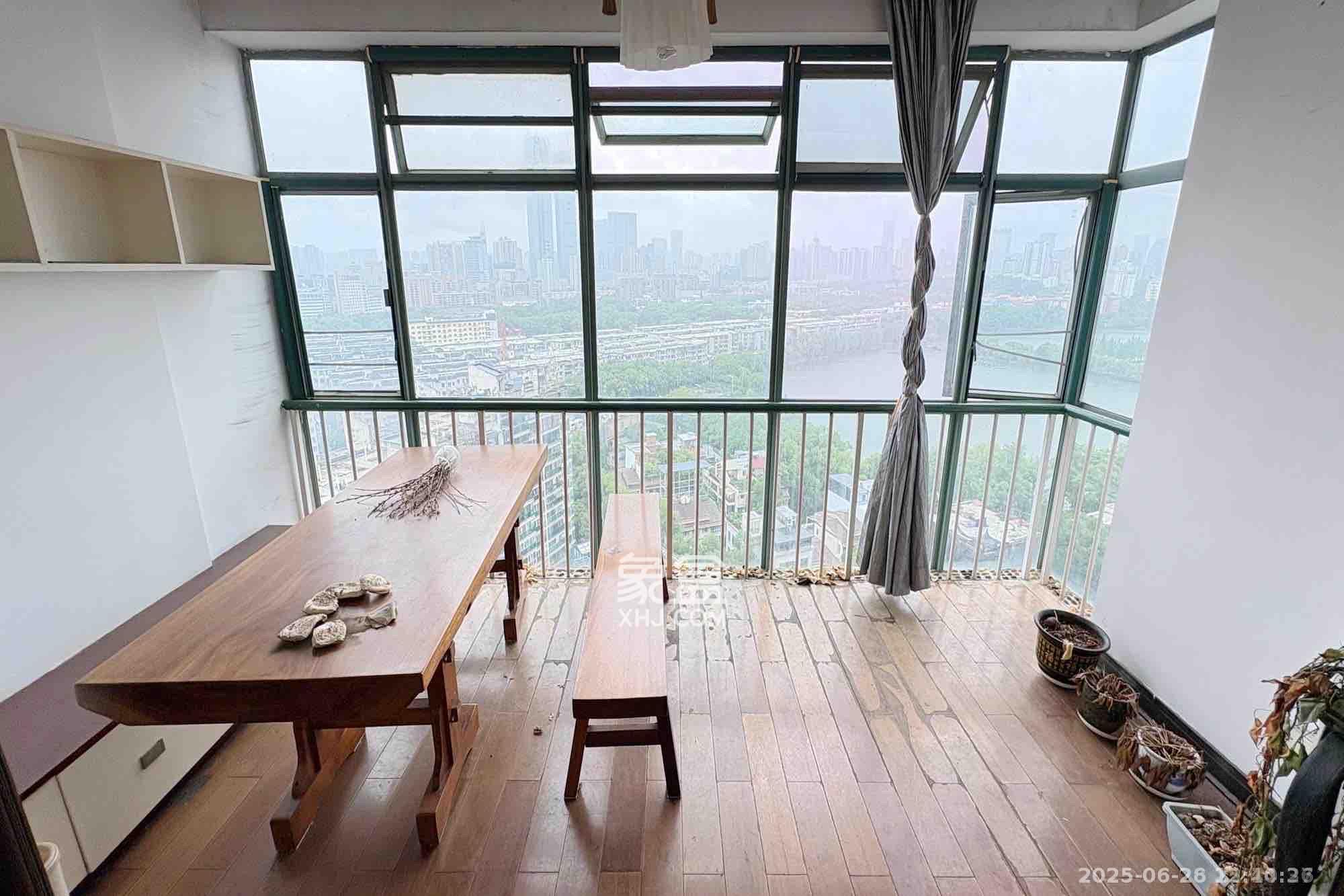 梦泽园  4室2厅2卫    4200.0元/月 梦泽园  4室2厅2卫    4200.0元/月室内图