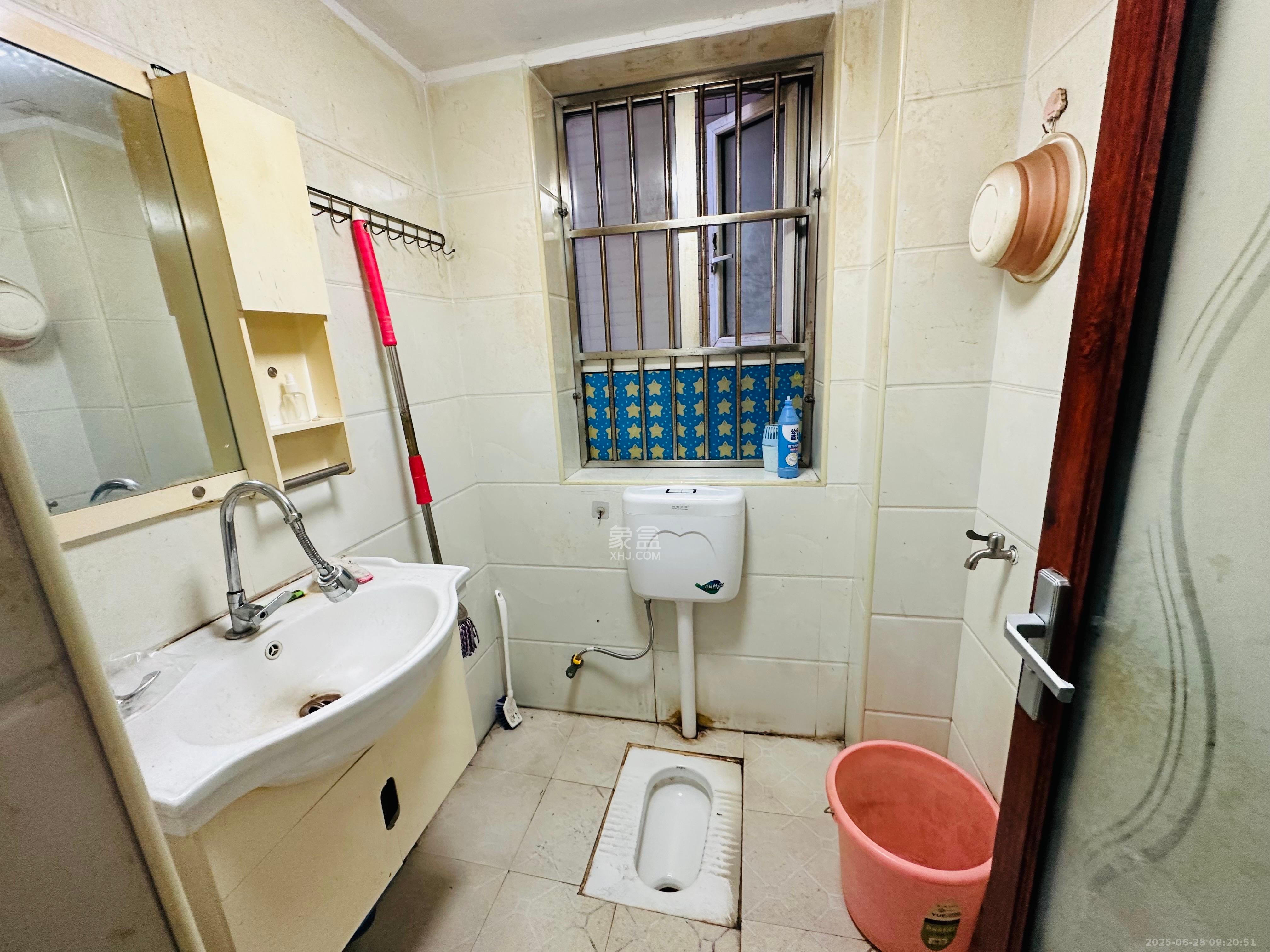 左岸右岸 3室2厅1卫 2800.0元/月 左岸右岸 3室2厅1卫 2800.0元/月室内图