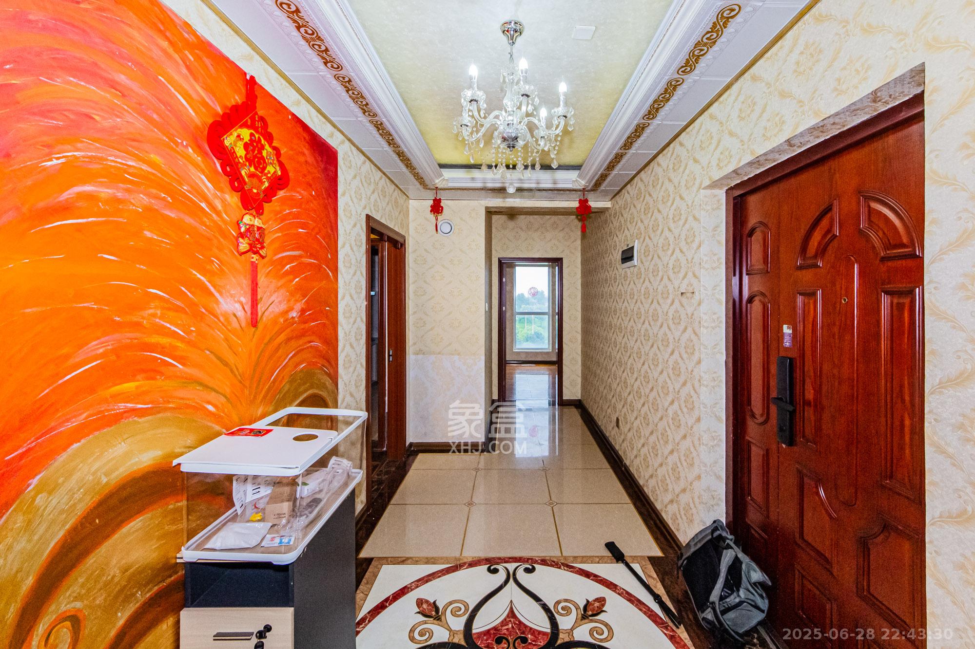 万国城(当代满庭春MOMA)三期 4室2厅3卫 205.0万 万国城(当代满庭春MOMA)三期 4室2厅3卫 205.0万其他