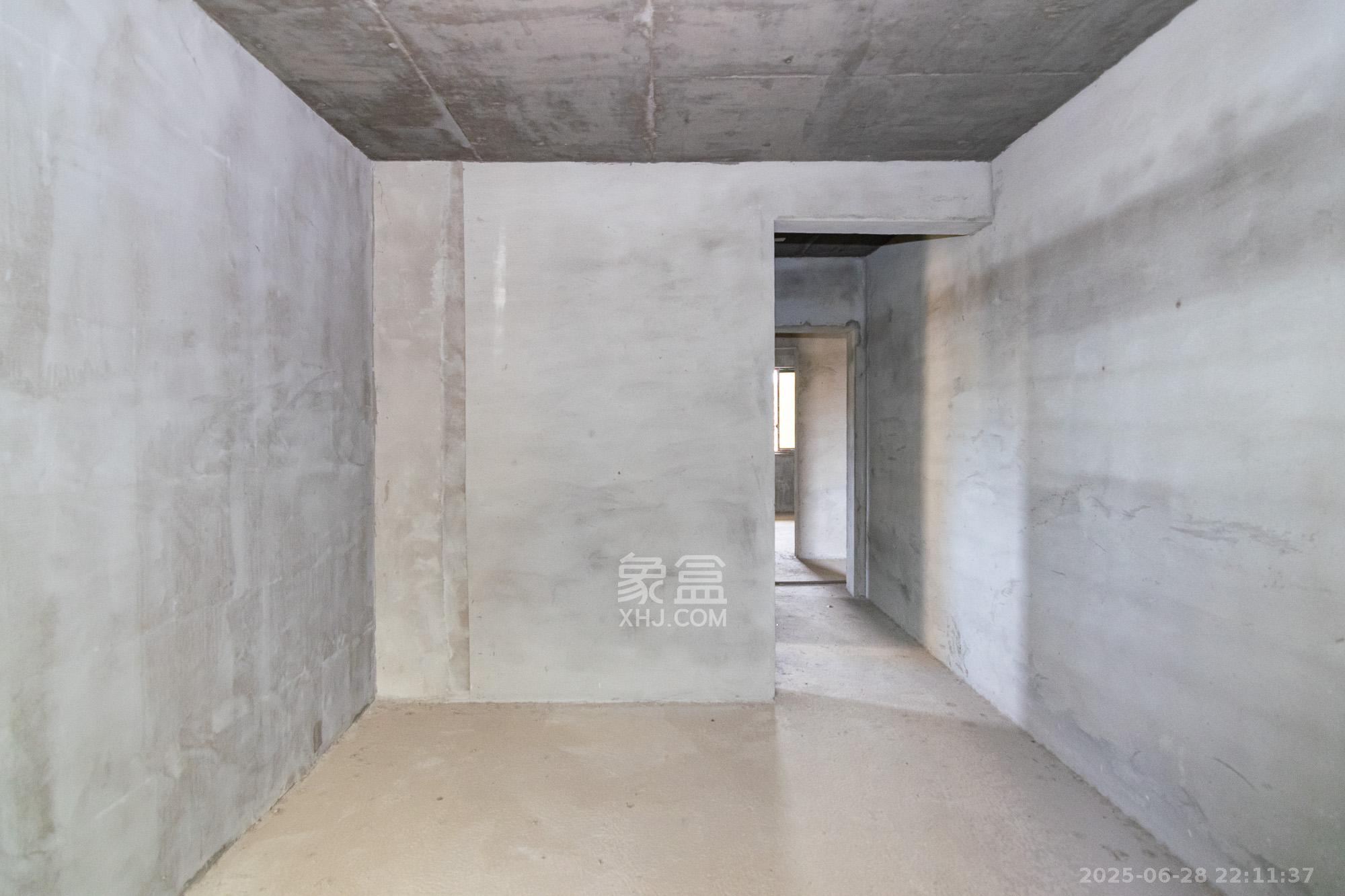 富基世纪公园  4室2厅1卫   75.00万卧室