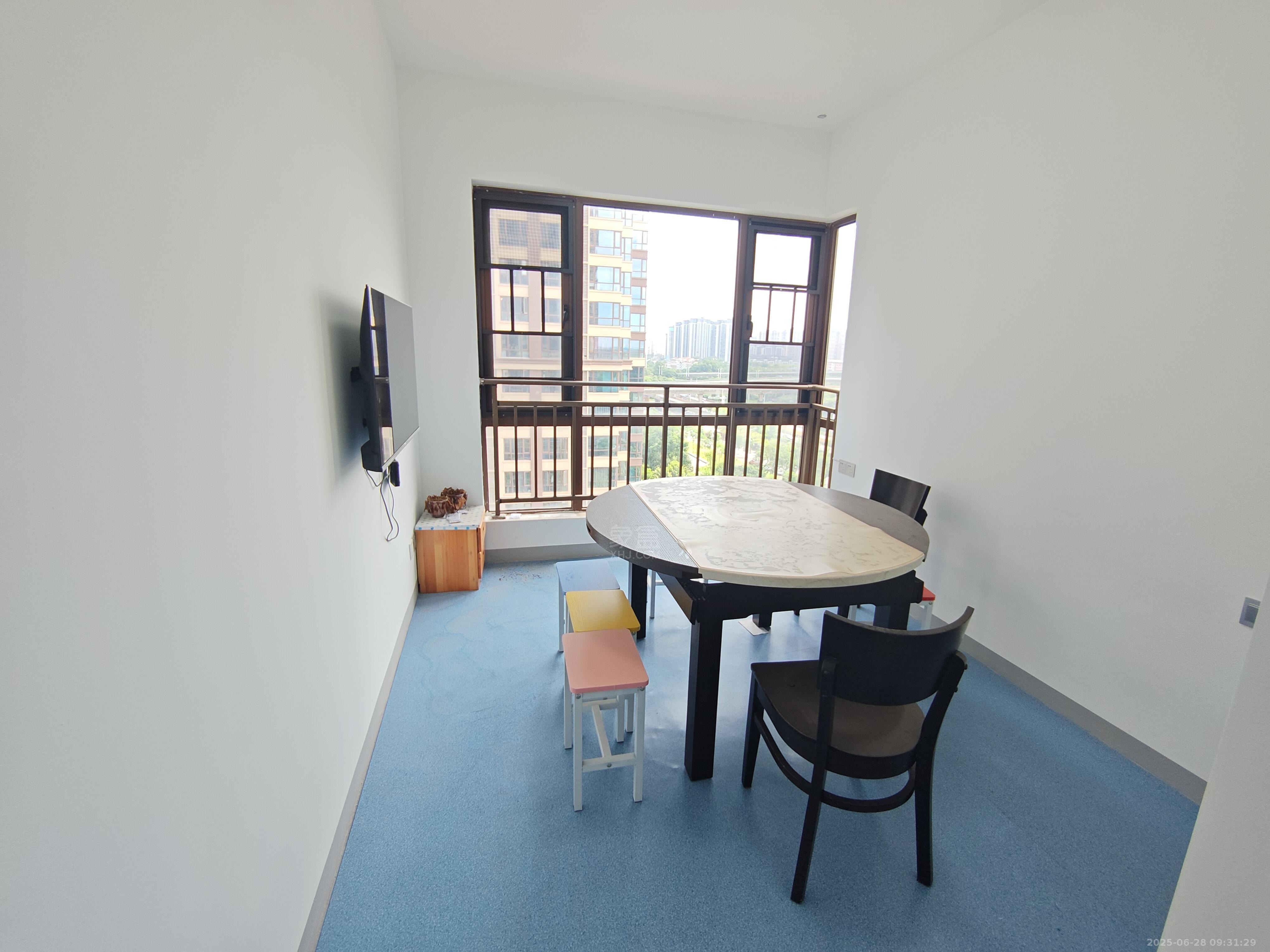 金轮津桥华府 4室2厅2卫 2000.0元/月 金轮津桥华府 4室2厅2卫 2000.0元/月室内图