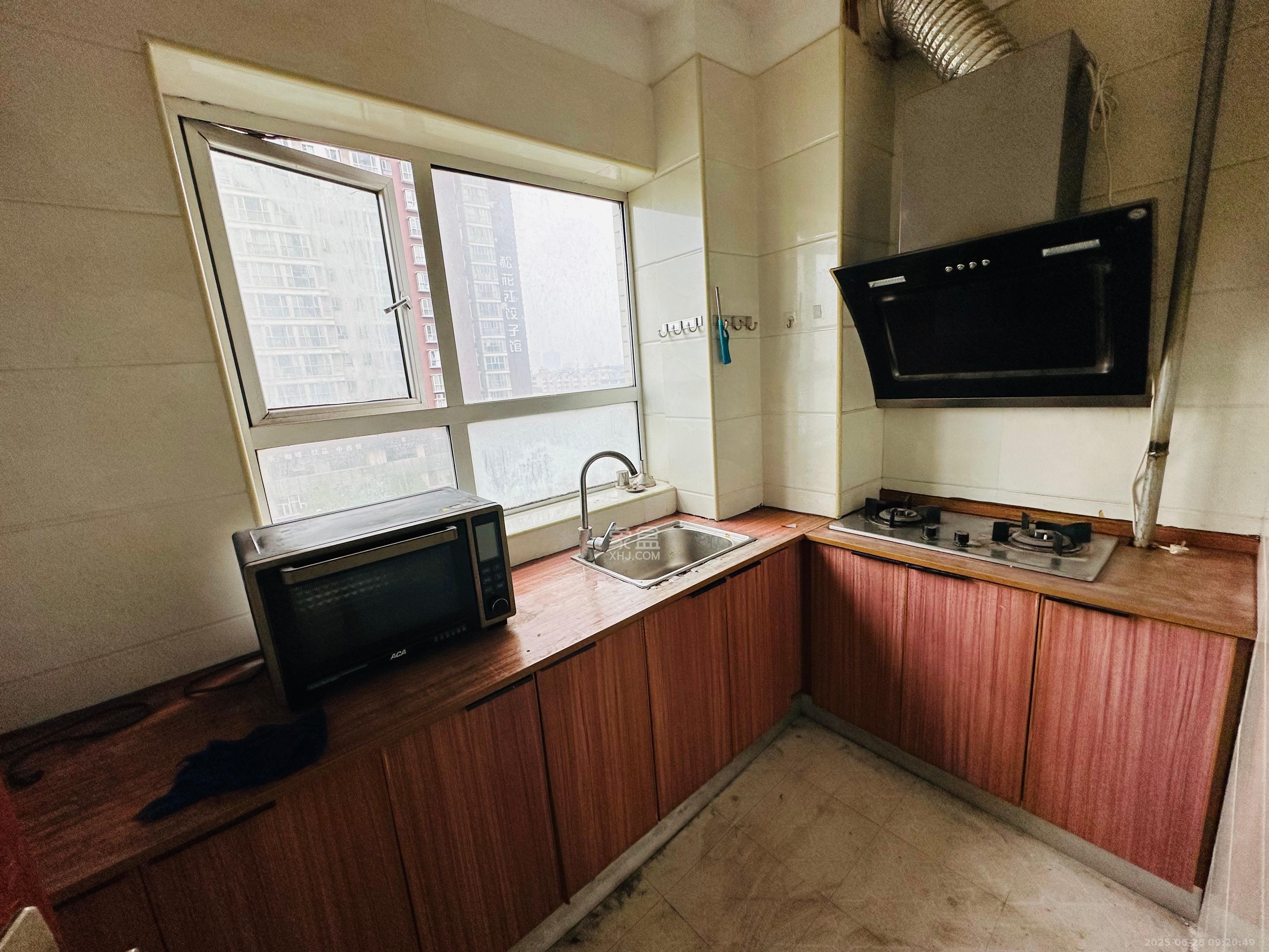 左岸右岸 3室2厅1卫 2800.0元/月 左岸右岸 3室2厅1卫 2800.0元/月室内图