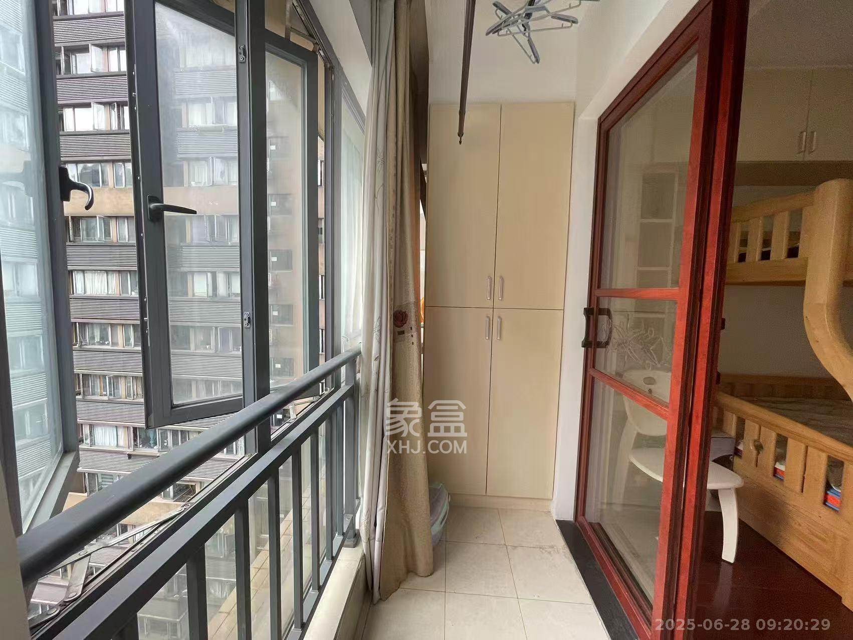 万博汇  2室1厅1卫    2400.0元/月室内图