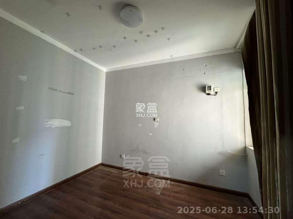 龙腾国际  2室2厅1卫   1200.00元/月室内图