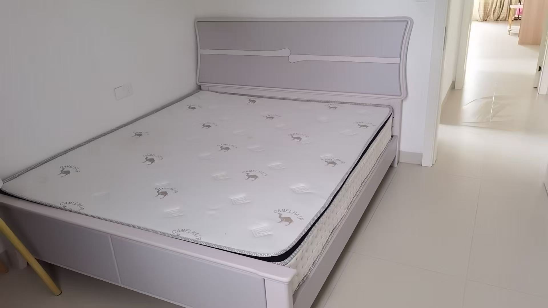 新桥花园  4室2厅2卫   2400.00元/月室内图