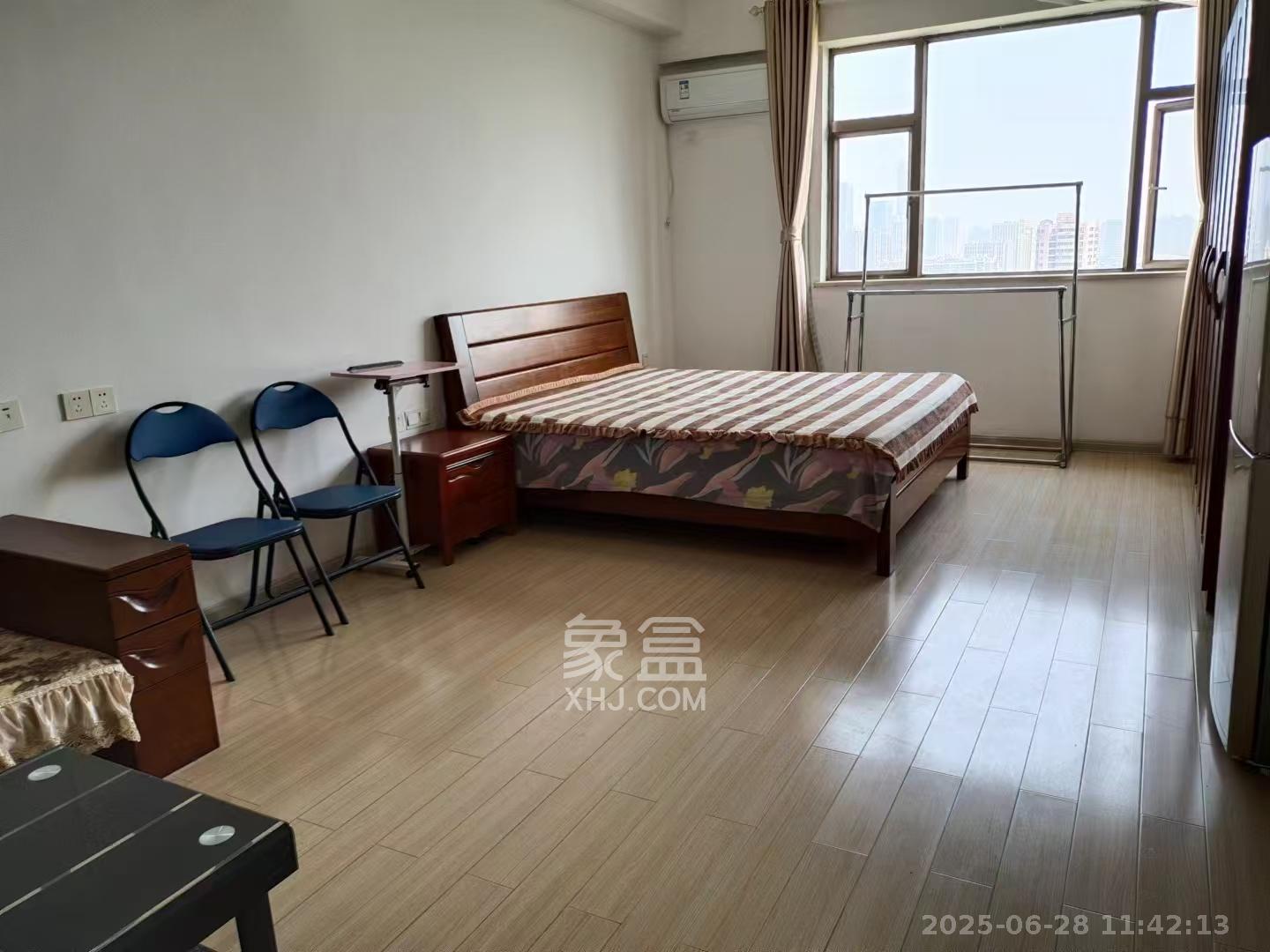 昊天大厦 1室1厅1卫 2000.0元/月 昊天大厦 1室1厅1卫 2000.0元/月室内图